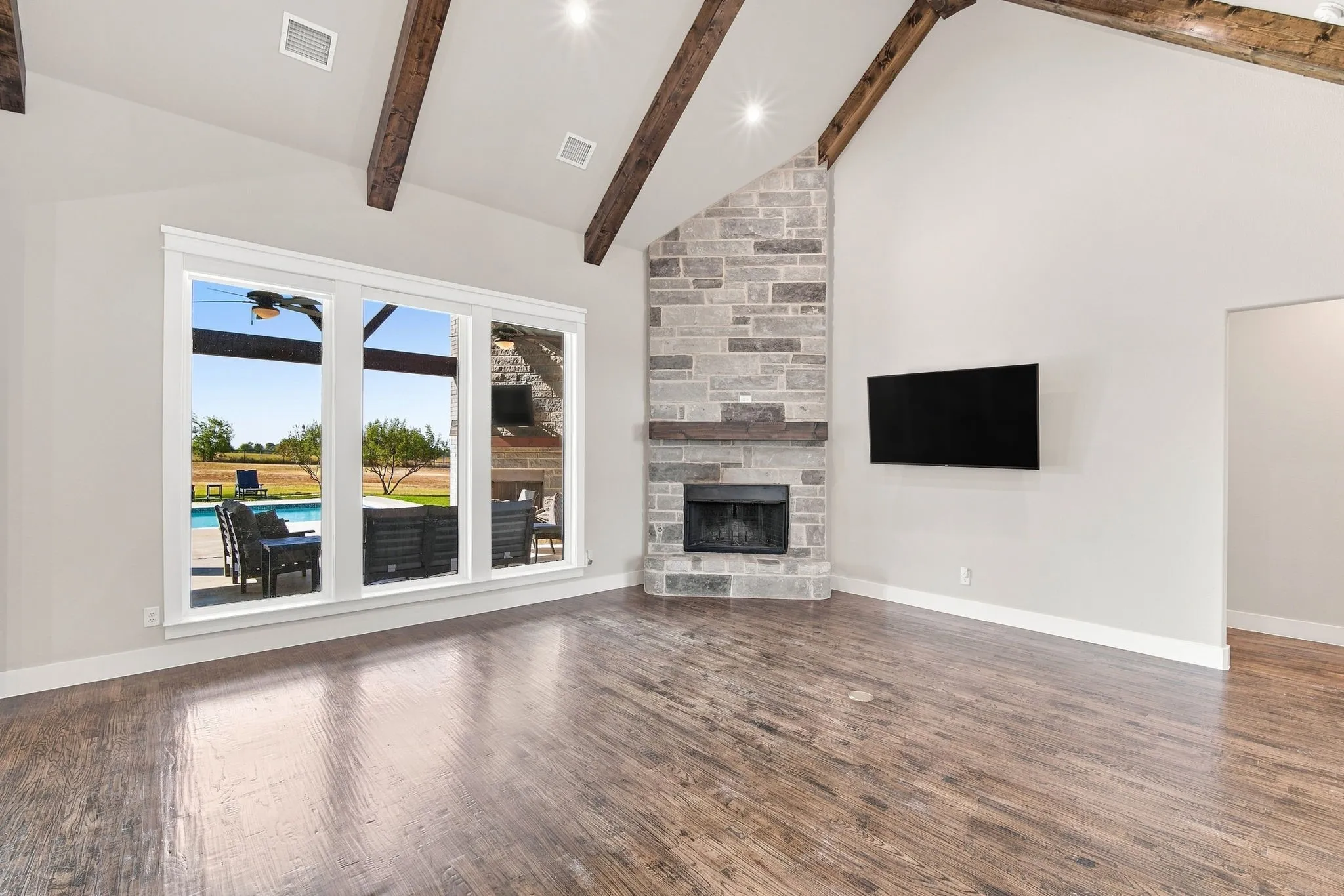 Single Family Residence For Sale in Ellis County , 400 Dove Meadow Trail, Waxahachie, Texas 75167, 4 Bedroom, 3 Bathroom, 3 Garage spaces, 3,217 Sqft, built in 2021, mls#21368181, Real Estate Agent in Waxahachie, Homes For Sale in Ellis county, Homes For Sale in Waxahachie, Realtor in Waxahachie Texas, Real Estate Brokerage Independent Realty Texas, Luminita Cordes Realtor