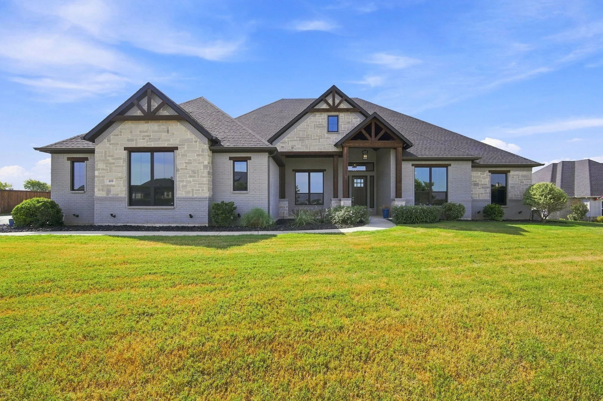 Single Family Residence For Sale in Ellis County , 400 Dove Meadow Trail, Waxahachie, Texas 75167, 4 Bedroom, 3 Bathroom, 3 Garage spaces, 3,217 Sqft, built in 2021, mls#21368181, Real Estate Agent in Waxahachie, Homes For Sale in Ellis county, Homes For Sale in Waxahachie, Realtor in Waxahachie Texas, Real Estate Brokerage Independent Realty Texas, Luminita Cordes Realtor