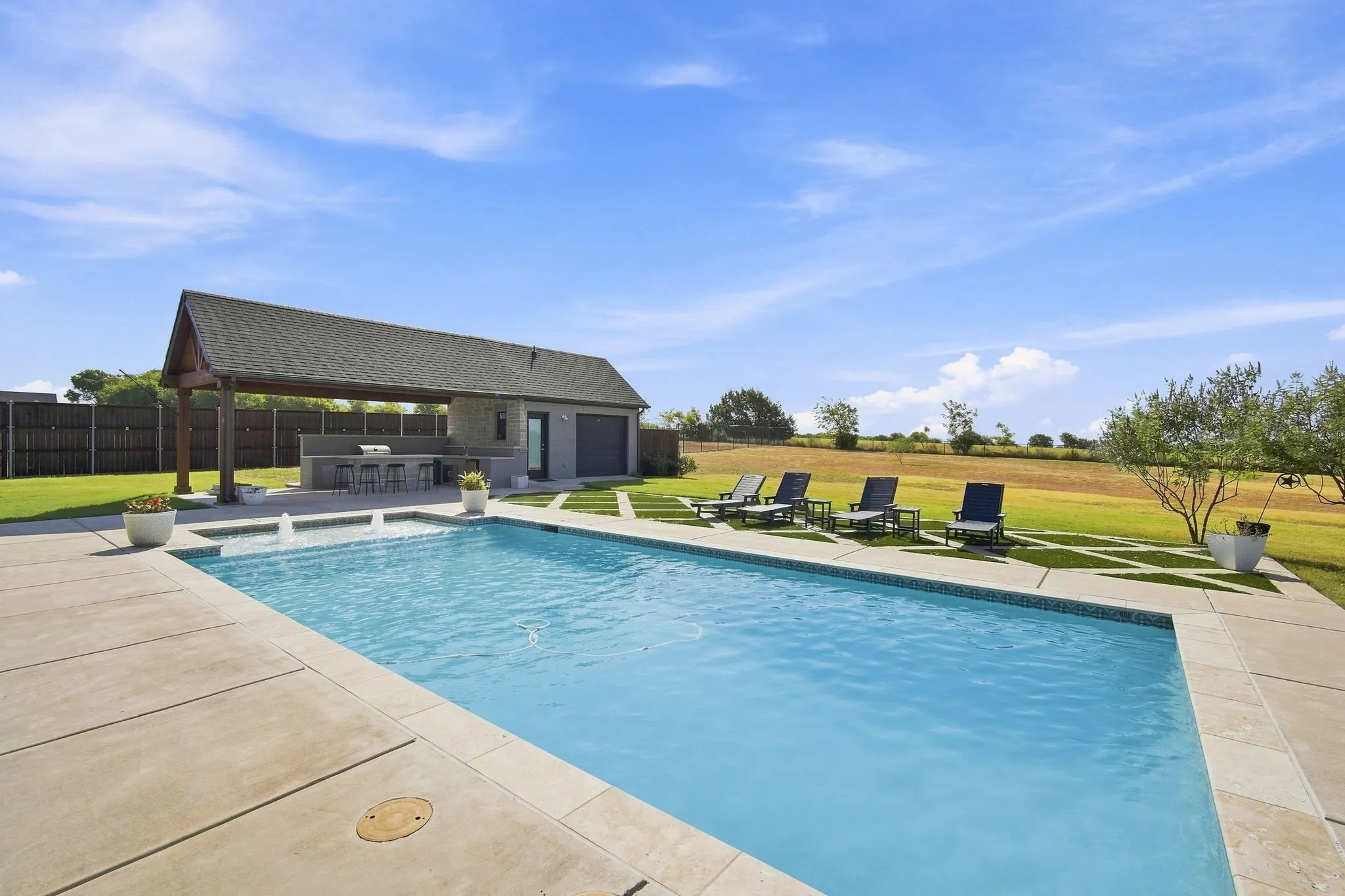 Single Family Residence For Sale in Ellis County , 400 Dove Meadow Trail, Waxahachie, Texas 75167, 4 Bedroom, 3 Bathroom, 3 Garage spaces, 3,217 Sqft, built in 2021, mls#21368181, Real Estate Agent in Waxahachie, Homes For Sale in Ellis county, Homes For Sale in Waxahachie, Realtor in Waxahachie Texas, Real Estate Brokerage Independent Realty Texas, Luminita Cordes Realtor