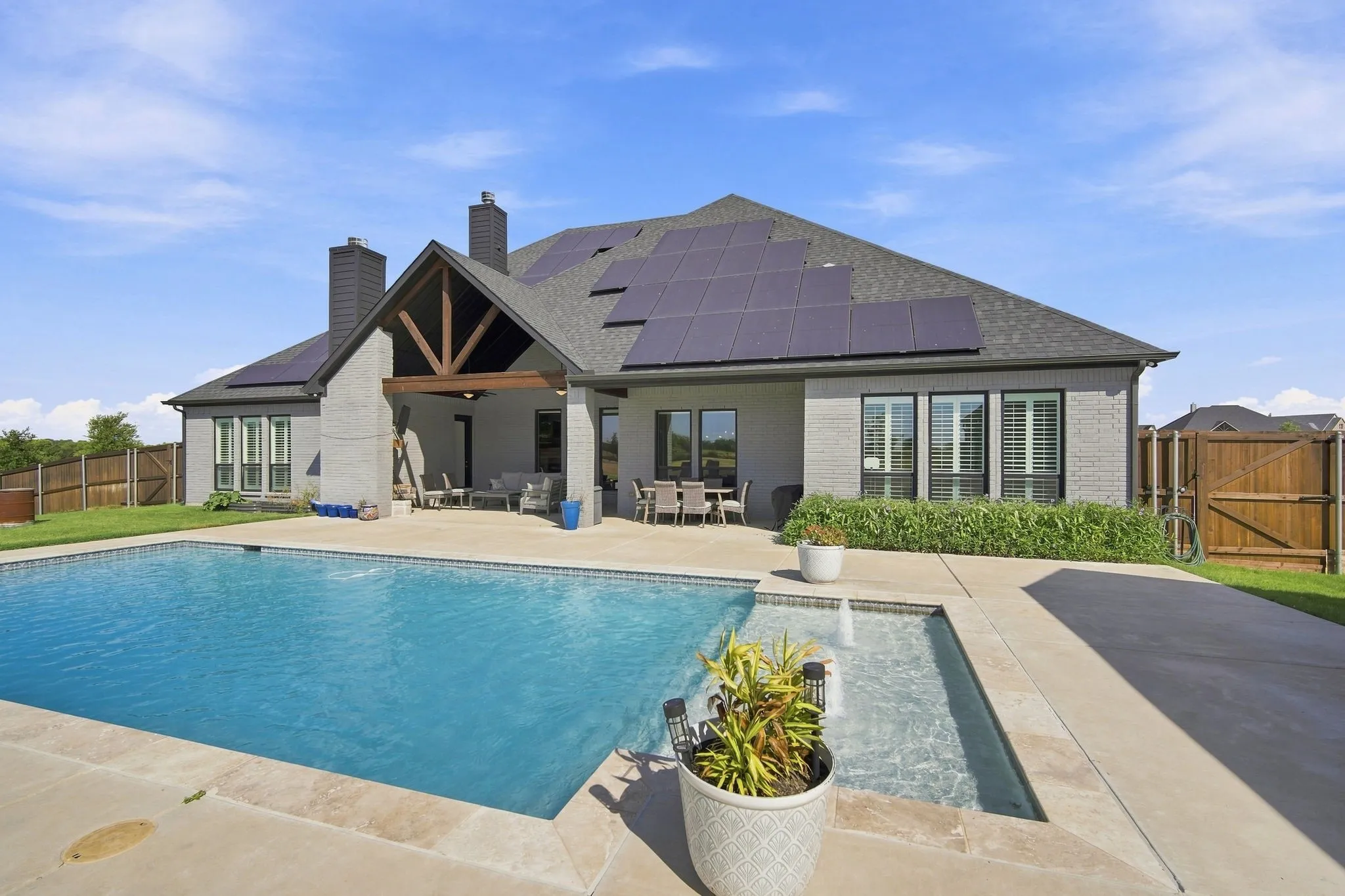 Single Family Residence For Sale in Ellis County , 400 Dove Meadow Trail, Waxahachie, Texas 75167, 4 Bedroom, 3 Bathroom, 3 Garage spaces, 3,217 Sqft, built in 2021, mls#21368181, Real Estate Agent in Waxahachie, Homes For Sale in Ellis county, Homes For Sale in Waxahachie, Realtor in Waxahachie Texas, Real Estate Brokerage Independent Realty Texas, Luminita Cordes Realtor