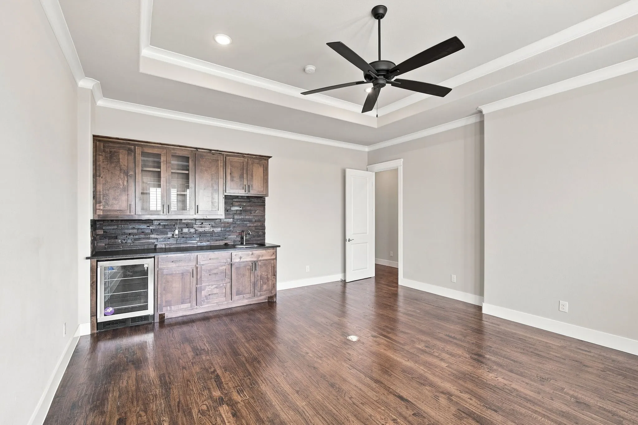 Single Family Residence For Sale in Ellis County , 400 Dove Meadow Trail, Waxahachie, Texas 75167, 4 Bedroom, 3 Bathroom, 3 Garage spaces, 3,217 Sqft, built in 2021, mls#21368181, Real Estate Agent in Waxahachie, Homes For Sale in Ellis county, Homes For Sale in Waxahachie, Realtor in Waxahachie Texas, Real Estate Brokerage Independent Realty Texas, Luminita Cordes Realtor