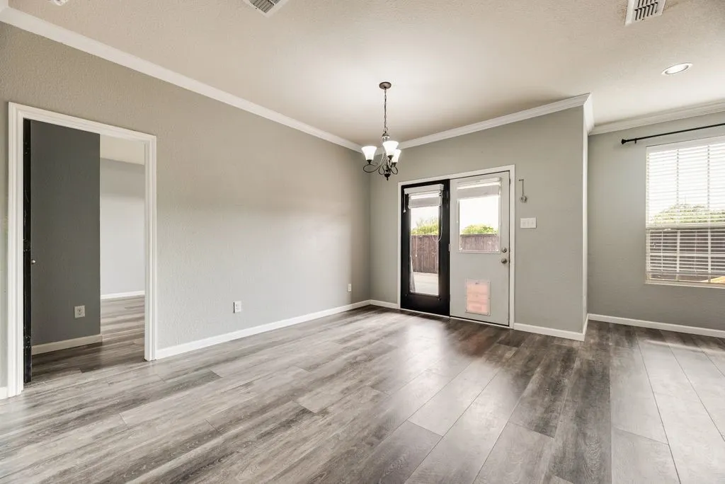 Single Family Residence For Sale in Ellis County , 259 Saddlebrook Lane, Waxahachie, Texas 75165, 5 Bedroom, 3 Bathroom, 2 Garage spaces, 2,653 Sqft, built in 2016, mls#21370203, Real Estate Agent in Waxahachie, Homes For Sale in Ellis county, Homes For Sale in Waxahachie, Realtor in Waxahachie Texas, Real Estate Brokerage Independent Realty Texas, Luminita Cordes Realtor