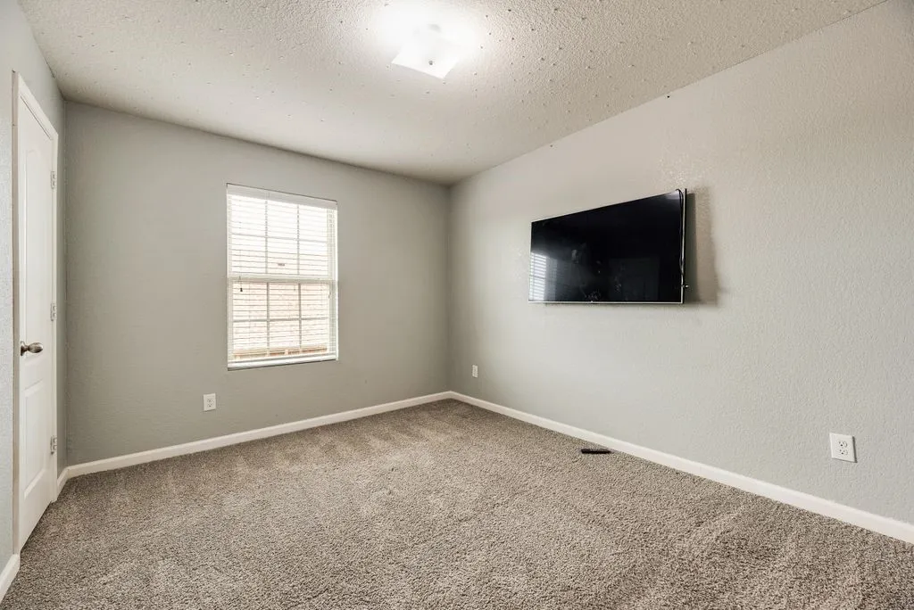 Single Family Residence For Sale in Ellis County , 259 Saddlebrook Lane, Waxahachie, Texas 75165, 5 Bedroom, 3 Bathroom, 2 Garage spaces, 2,653 Sqft, built in 2016, mls#21370203, Real Estate Agent in Waxahachie, Homes For Sale in Ellis county, Homes For Sale in Waxahachie, Realtor in Waxahachie Texas, Real Estate Brokerage Independent Realty Texas, Luminita Cordes Realtor