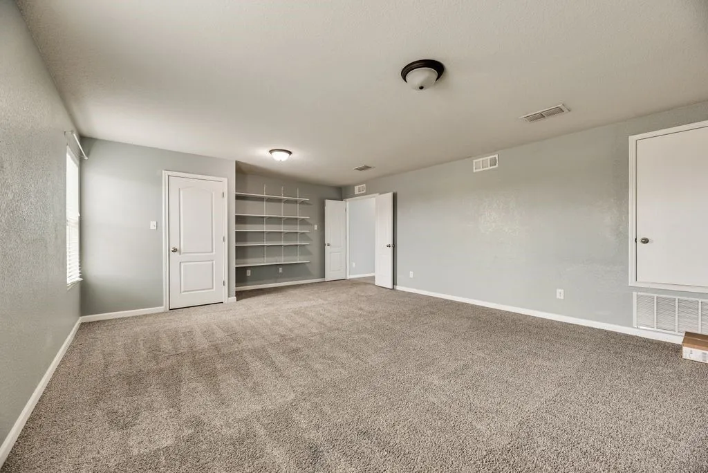 Single Family Residence For Sale in Ellis County , 259 Saddlebrook Lane, Waxahachie, Texas 75165, 5 Bedroom, 3 Bathroom, 2 Garage spaces, 2,653 Sqft, built in 2016, mls#21370203, Real Estate Agent in Waxahachie, Homes For Sale in Ellis county, Homes For Sale in Waxahachie, Realtor in Waxahachie Texas, Real Estate Brokerage Independent Realty Texas, Luminita Cordes Realtor
