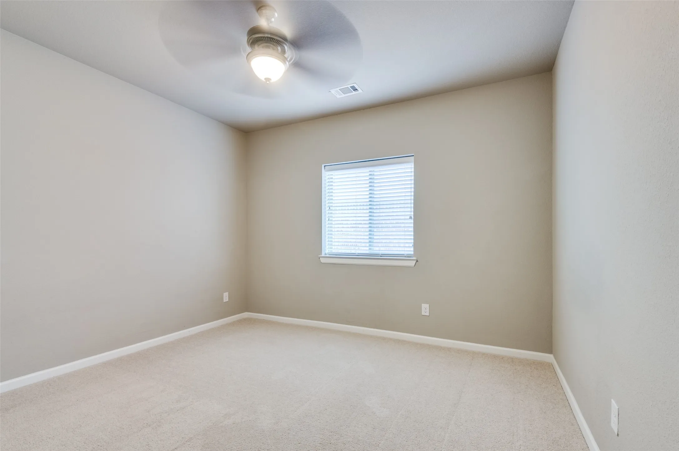 Single Family Residence For Rent in Dallas County , 6739 Palo Duro Drive, Irving, Texas 75063, 4 Bedroom, 4 Bathroom, 2 Garage spaces, 3,054 Sqft, built in 2017, mls#21341252, Real Estate Agent in Irving, Homes For Rent in Dallas county, Homes For Rent in Irving, Realtor in Irving Texas, Real Estate Brokerage Independent Realty Texas, Luminita Cordes Realtor