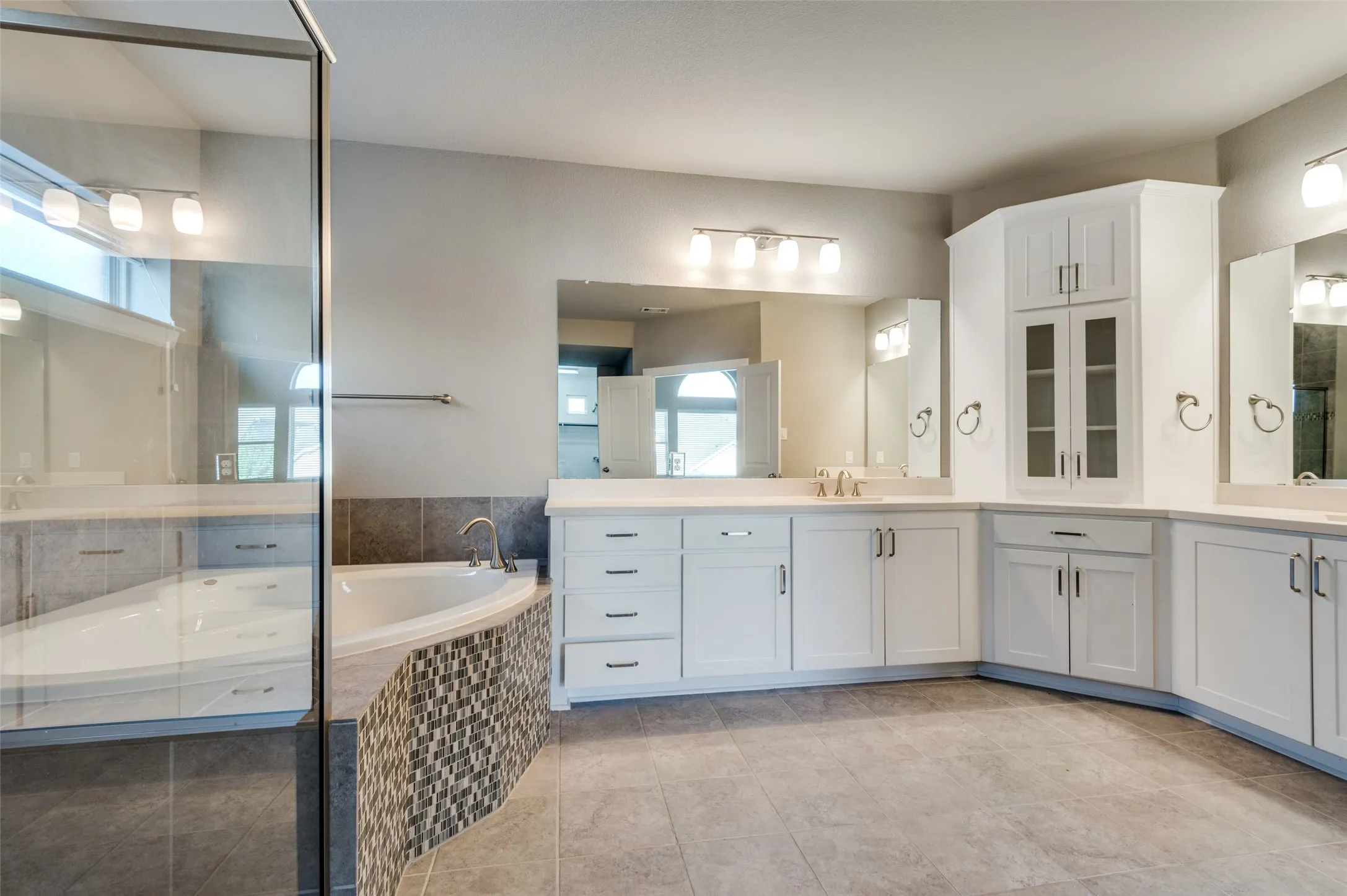 Single Family Residence For Rent in Dallas County , 6739 Palo Duro Drive, Irving, Texas 75063, 4 Bedroom, 4 Bathroom, 2 Garage spaces, 3,054 Sqft, built in 2017, mls#21341252, Real Estate Agent in Irving, Homes For Rent in Dallas county, Homes For Rent in Irving, Realtor in Irving Texas, Real Estate Brokerage Independent Realty Texas, Luminita Cordes Realtor