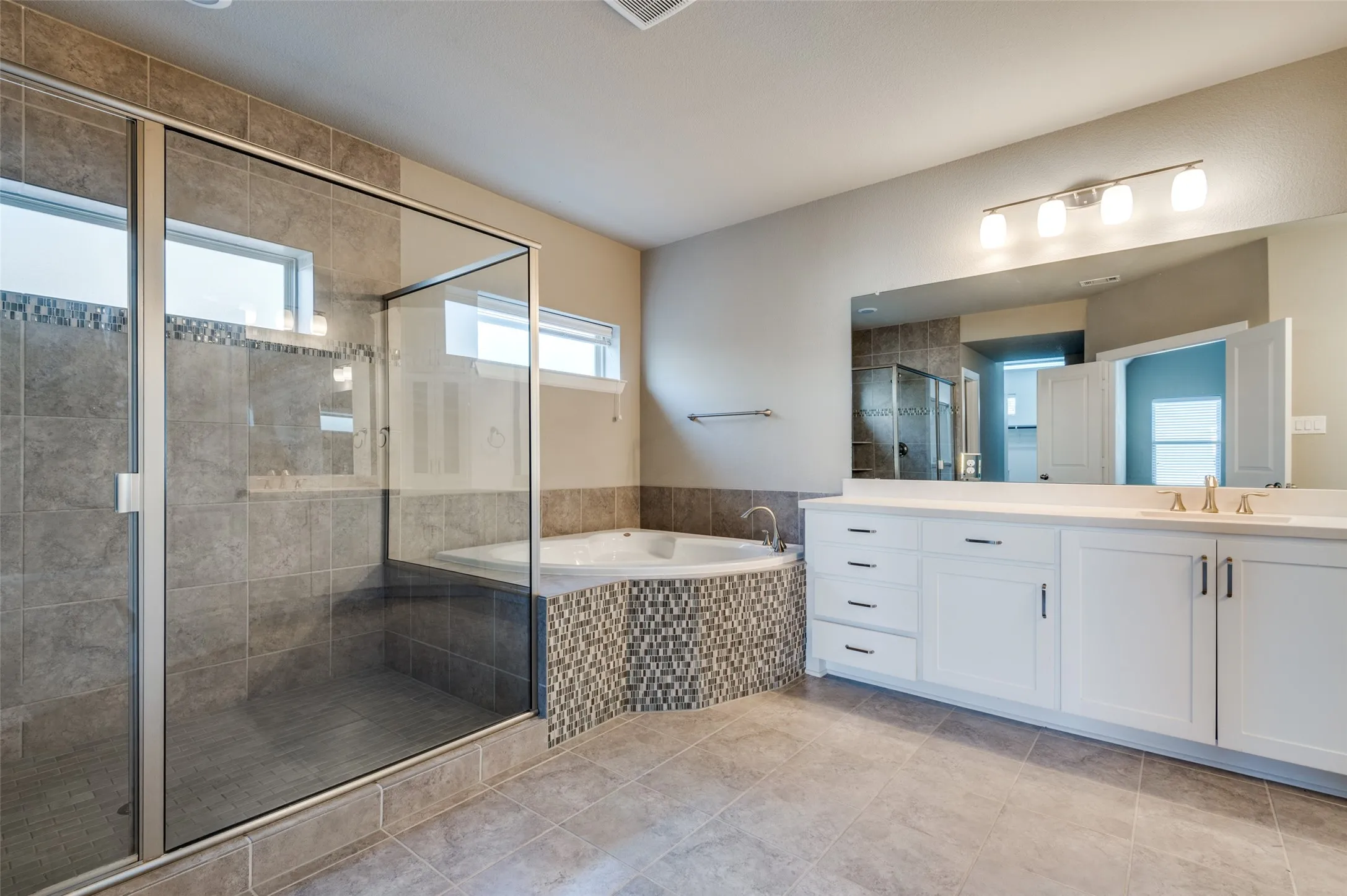 Single Family Residence For Rent in Dallas County , 6739 Palo Duro Drive, Irving, Texas 75063, 4 Bedroom, 4 Bathroom, 2 Garage spaces, 3,054 Sqft, built in 2017, mls#21341252, Real Estate Agent in Irving, Homes For Rent in Dallas county, Homes For Rent in Irving, Realtor in Irving Texas, Real Estate Brokerage Independent Realty Texas, Luminita Cordes Realtor