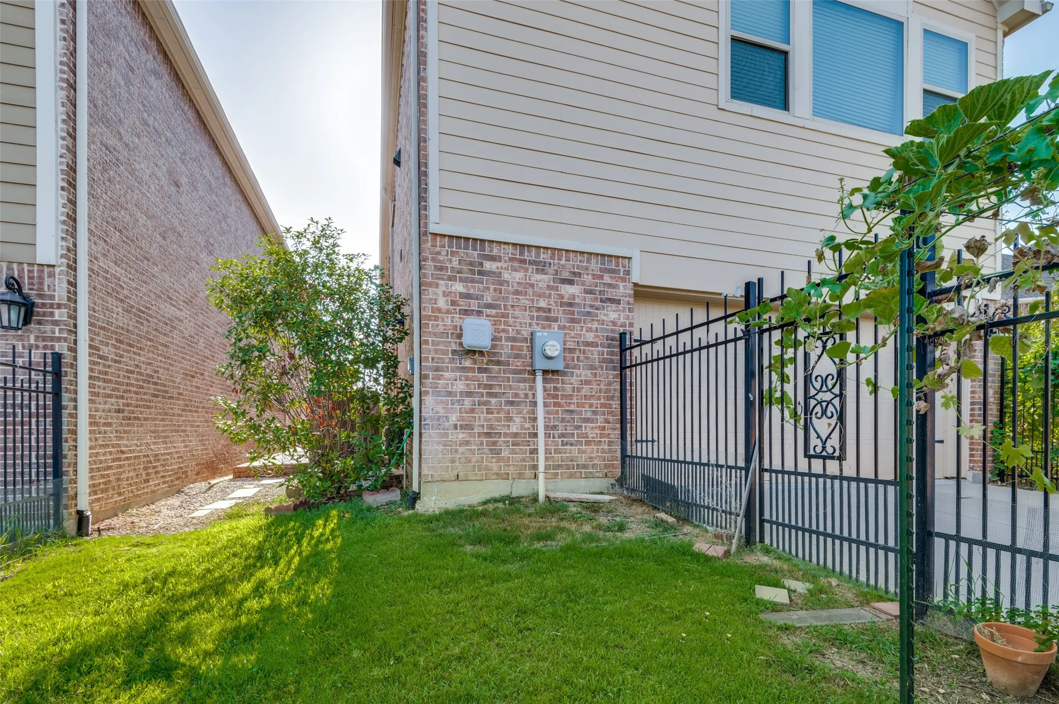 Single Family Residence For Rent in Dallas County , 6739 Palo Duro Drive, Irving, Texas 75063, 4 Bedroom, 4 Bathroom, 2 Garage spaces, 3,054 Sqft, built in 2017, mls#21341252, Real Estate Agent in Irving, Homes For Rent in Dallas county, Homes For Rent in Irving, Realtor in Irving Texas, Real Estate Brokerage Independent Realty Texas, Luminita Cordes Realtor