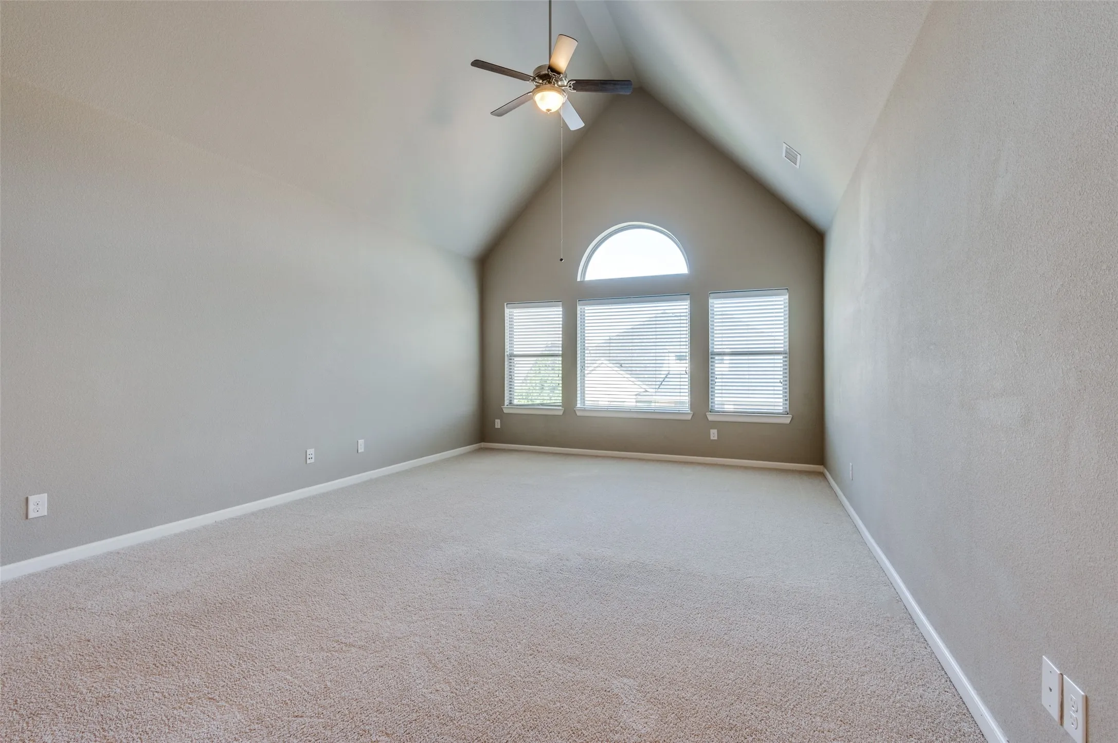 Single Family Residence For Rent in Dallas County , 6739 Palo Duro Drive, Irving, Texas 75063, 4 Bedroom, 4 Bathroom, 2 Garage spaces, 3,054 Sqft, built in 2017, mls#21341252, Real Estate Agent in Irving, Homes For Rent in Dallas county, Homes For Rent in Irving, Realtor in Irving Texas, Real Estate Brokerage Independent Realty Texas, Luminita Cordes Realtor