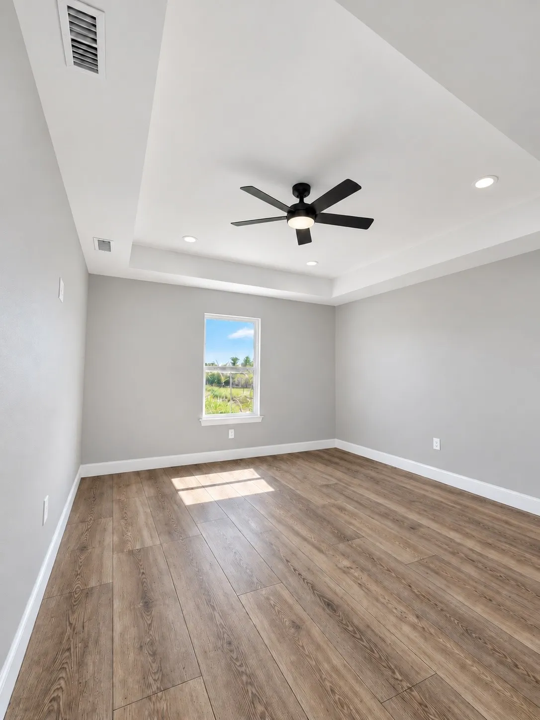Single Family Residence For Sale in Henderson County , 119 Loon Bay Drive, Gun Barrel City, Texas 75156, 3 Bedroom, 2 Bathroom, 2 Garage spaces, 1,304 Sqft, built in 2026, mls#21352771, Real Estate Agent in Gun Barrel City, Homes For Sale in Henderson county, Homes For Sale in Gun Barrel City, Realtor in Gun Barrel City Texas, Real Estate Brokerage Independent Realty Texas, Luminita Cordes Realtor
