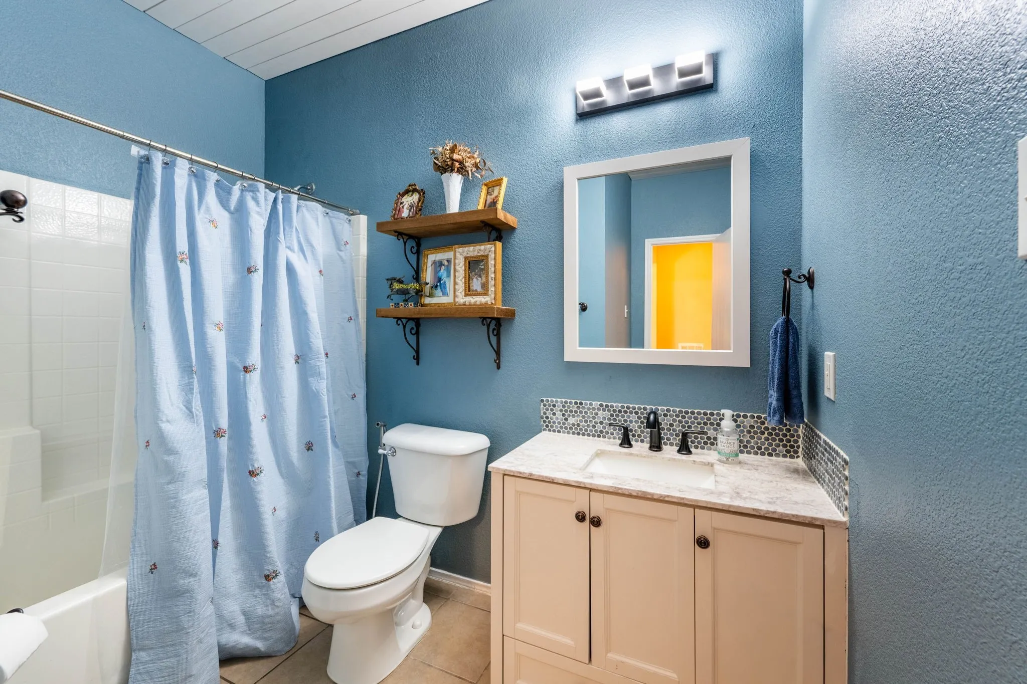 Single Family Residence For Sale in Rockwall County , 204 Cookston Lane, Royse City, Texas 75189, 3 Bedroom, 2 Bathroom, 2 Garage spaces, 1,891 Sqft, built in 2006, mls#21370535, Real Estate Agent in Royse City, Homes For Sale in Rockwall county, Homes For Sale in Royse City, Realtor in Royse City Texas, Real Estate Brokerage Independent Realty Texas, Luminita Cordes Realtor