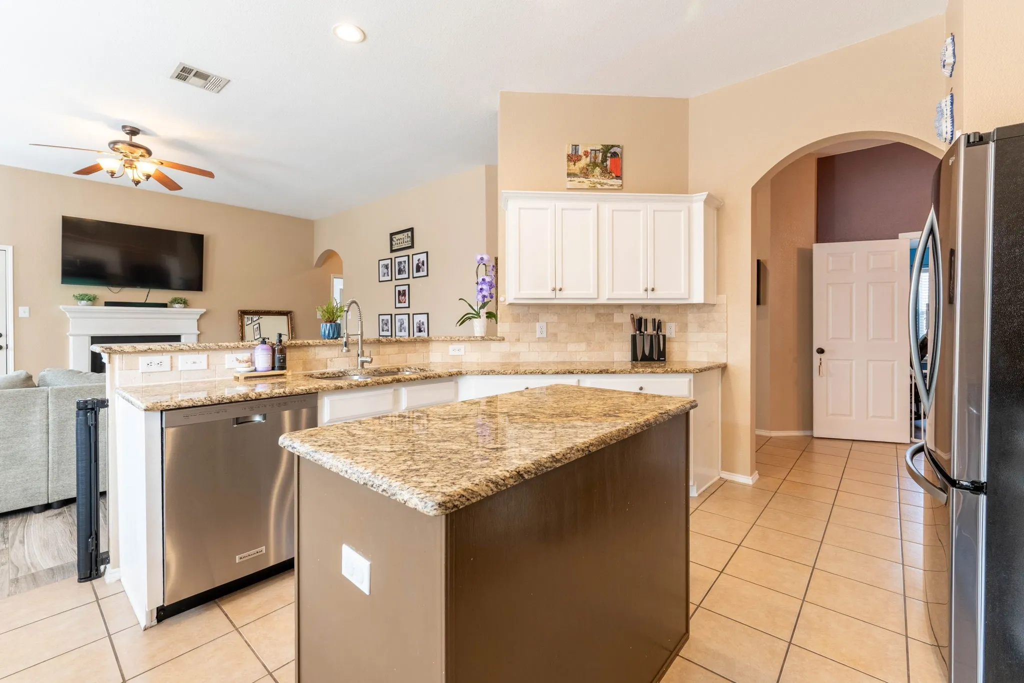 Single Family Residence For Sale in Rockwall County , 204 Cookston Lane, Royse City, Texas 75189, 3 Bedroom, 2 Bathroom, 2 Garage spaces, 1,891 Sqft, built in 2006, mls#21370535, Real Estate Agent in Royse City, Homes For Sale in Rockwall county, Homes For Sale in Royse City, Realtor in Royse City Texas, Real Estate Brokerage Independent Realty Texas, Luminita Cordes Realtor