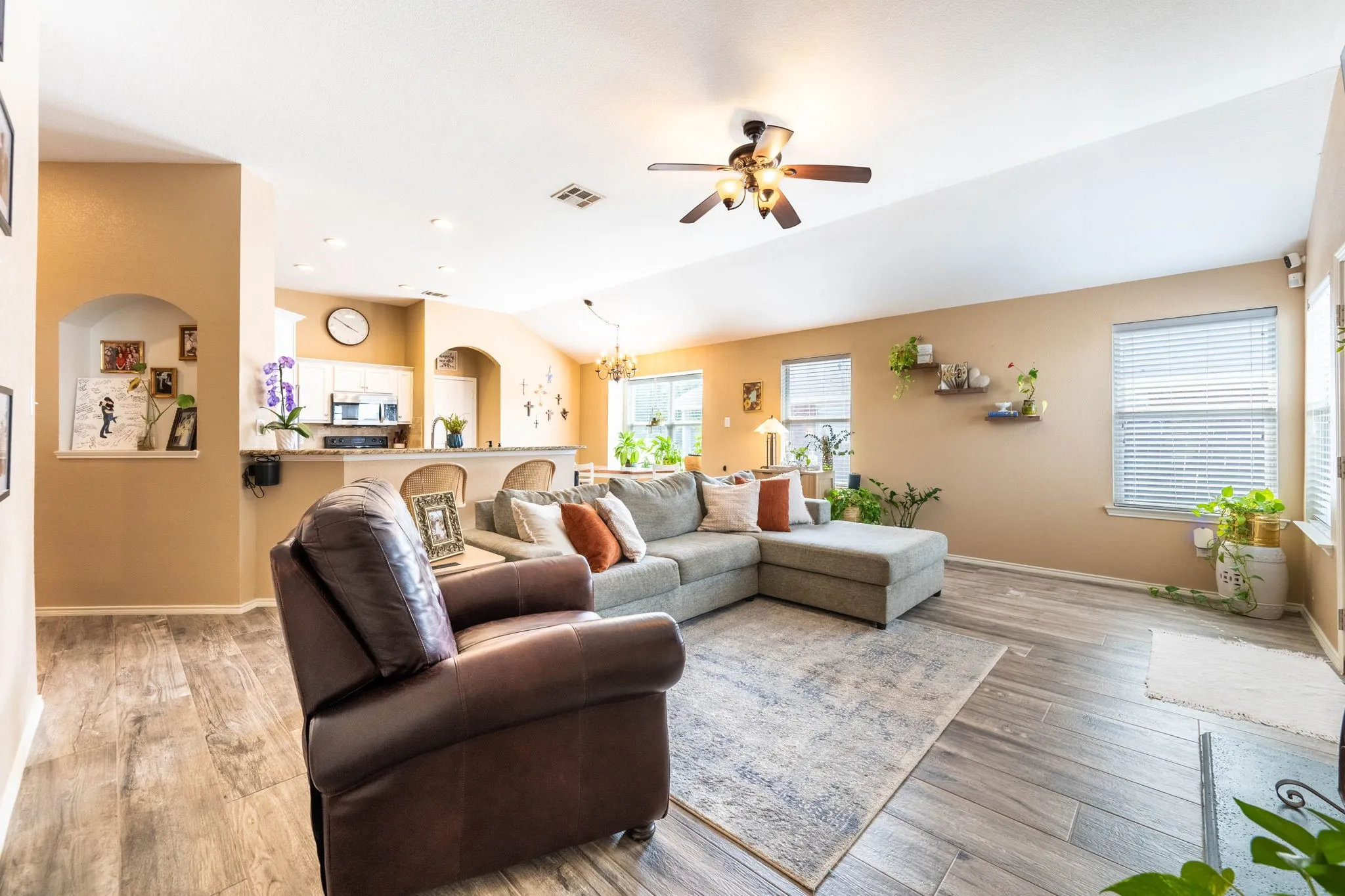 Single Family Residence For Sale in Rockwall County , 204 Cookston Lane, Royse City, Texas 75189, 3 Bedroom, 2 Bathroom, 2 Garage spaces, 1,891 Sqft, built in 2006, mls#21370535, Real Estate Agent in Royse City, Homes For Sale in Rockwall county, Homes For Sale in Royse City, Realtor in Royse City Texas, Real Estate Brokerage Independent Realty Texas, Luminita Cordes Realtor