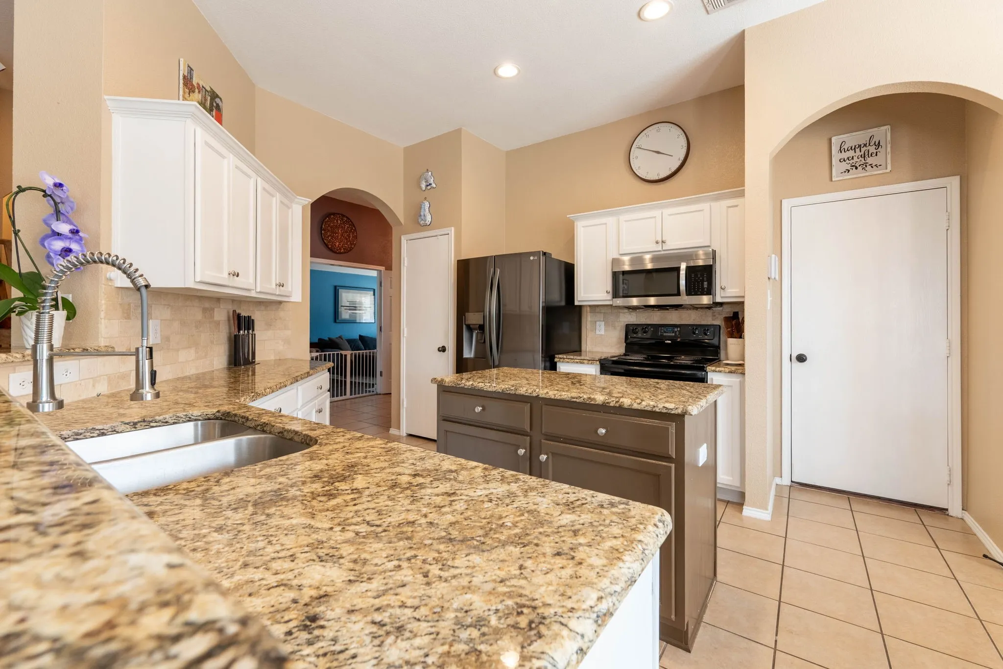 Single Family Residence For Sale in Rockwall County , 204 Cookston Lane, Royse City, Texas 75189, 3 Bedroom, 2 Bathroom, 2 Garage spaces, 1,891 Sqft, built in 2006, mls#21370535, Real Estate Agent in Royse City, Homes For Sale in Rockwall county, Homes For Sale in Royse City, Realtor in Royse City Texas, Real Estate Brokerage Independent Realty Texas, Luminita Cordes Realtor
