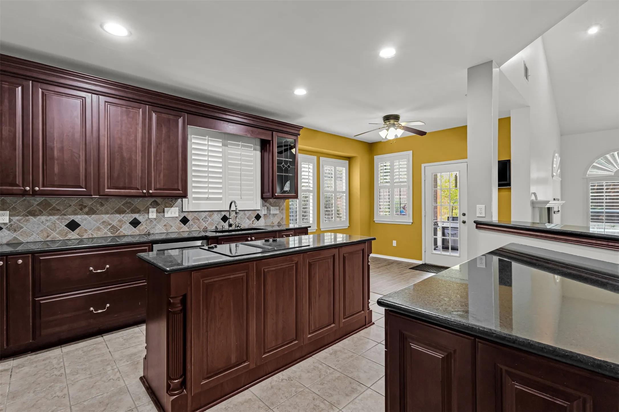 Single Family Residence For Sale in Collin County , 1119 Shadow Lakes Boulevard, Allen, Texas 75002, 4 Bedroom, 3 Bathroom, 2 Garage spaces, 2,923 Sqft, built in 1994, mls#21369608, Real Estate Agent in Allen, Homes For Sale in Collin county, Homes For Sale in Allen, Realtor in Allen Texas, Real Estate Brokerage Independent Realty Texas, Luminita Cordes Realtor