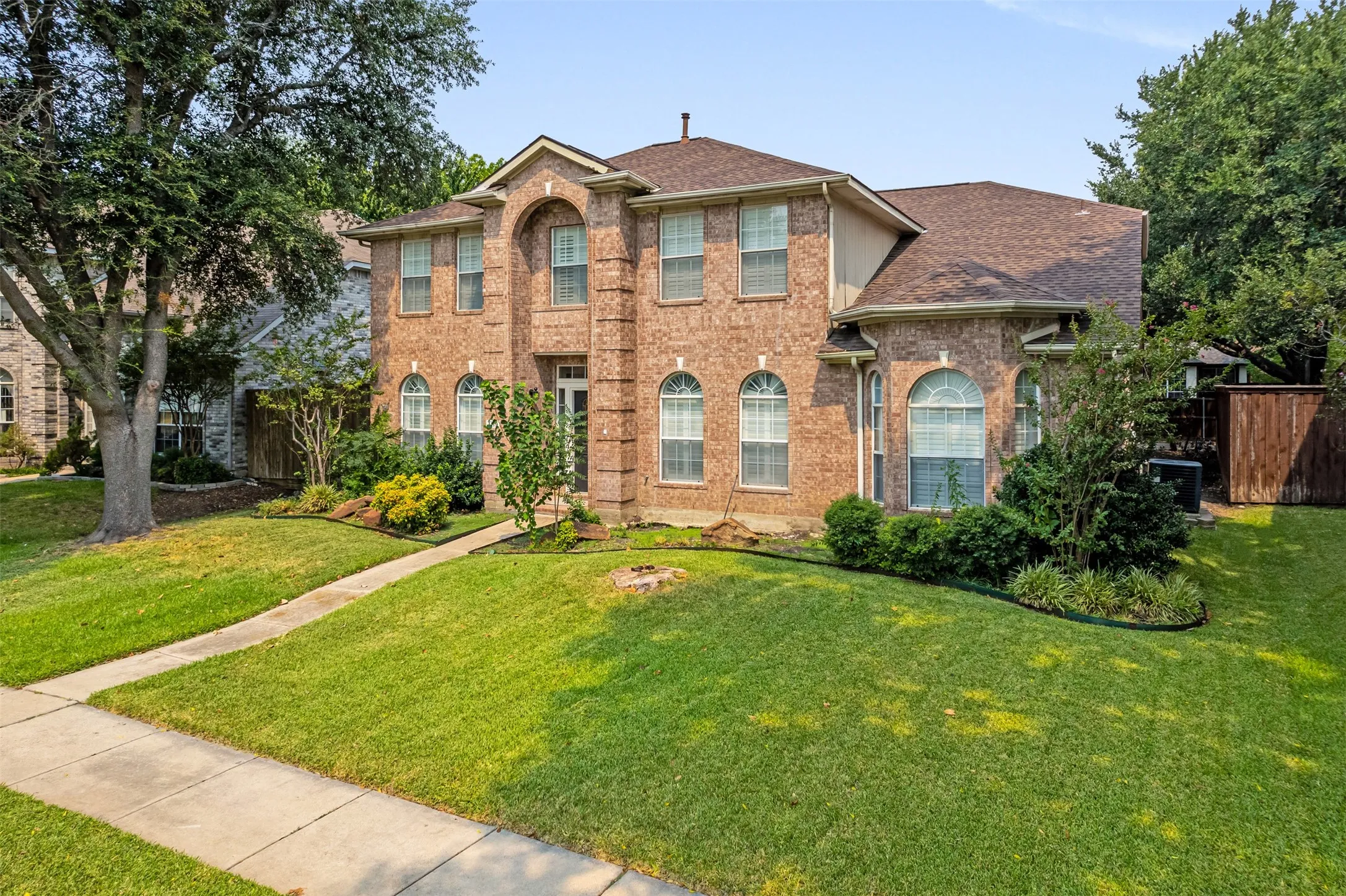 Single Family Residence For Sale in Collin County , 1119 Shadow Lakes Boulevard, Allen, Texas 75002, 4 Bedroom, 3 Bathroom, 2 Garage spaces, 2,923 Sqft, built in 1994, mls#21369608, Real Estate Agent in Allen, Homes For Sale in Collin county, Homes For Sale in Allen, Realtor in Allen Texas, Real Estate Brokerage Independent Realty Texas, Luminita Cordes Realtor