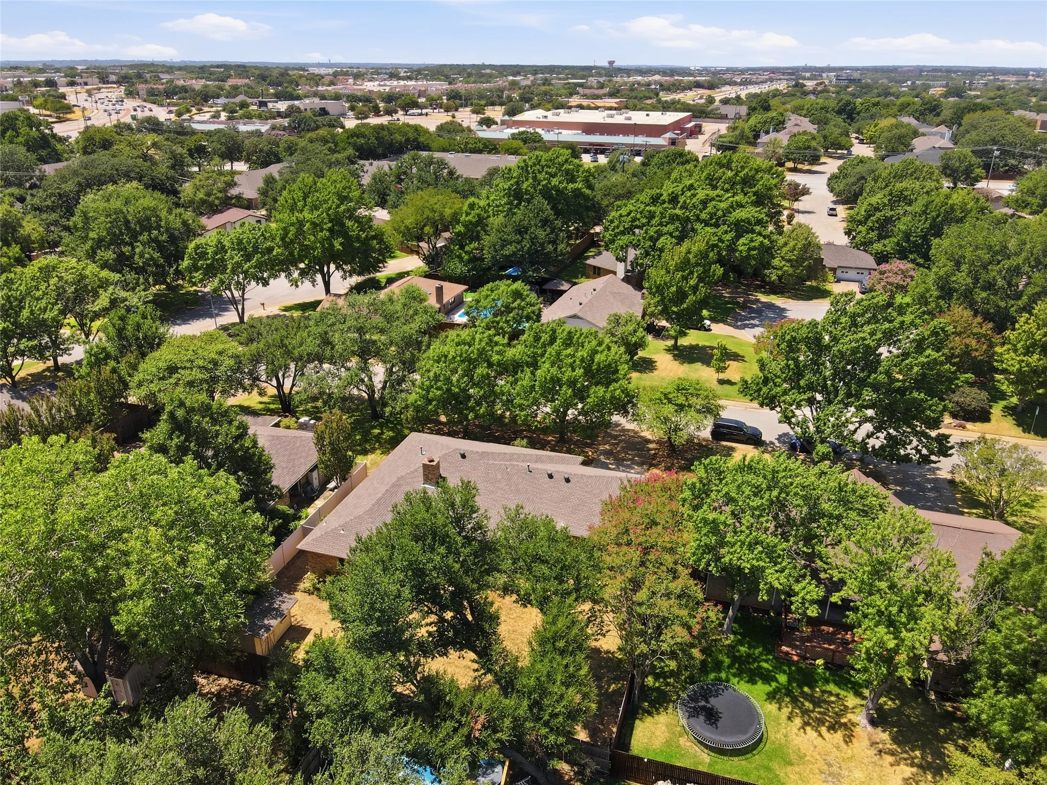 Single Family Residence For Sale in Tarrant County , 314 Brookside Drive, Grapevine, Texas 76051, 3 Bedroom, 2 Bathroom, 2 Garage spaces, 2,341 Sqft, built in 1979, mls#21368140, Real Estate Agent in Grapevine, Homes For Sale in Tarrant county, Homes For Sale in Grapevine, Realtor in Grapevine Texas, Real Estate Brokerage Independent Realty Texas, Luminita Cordes Realtor