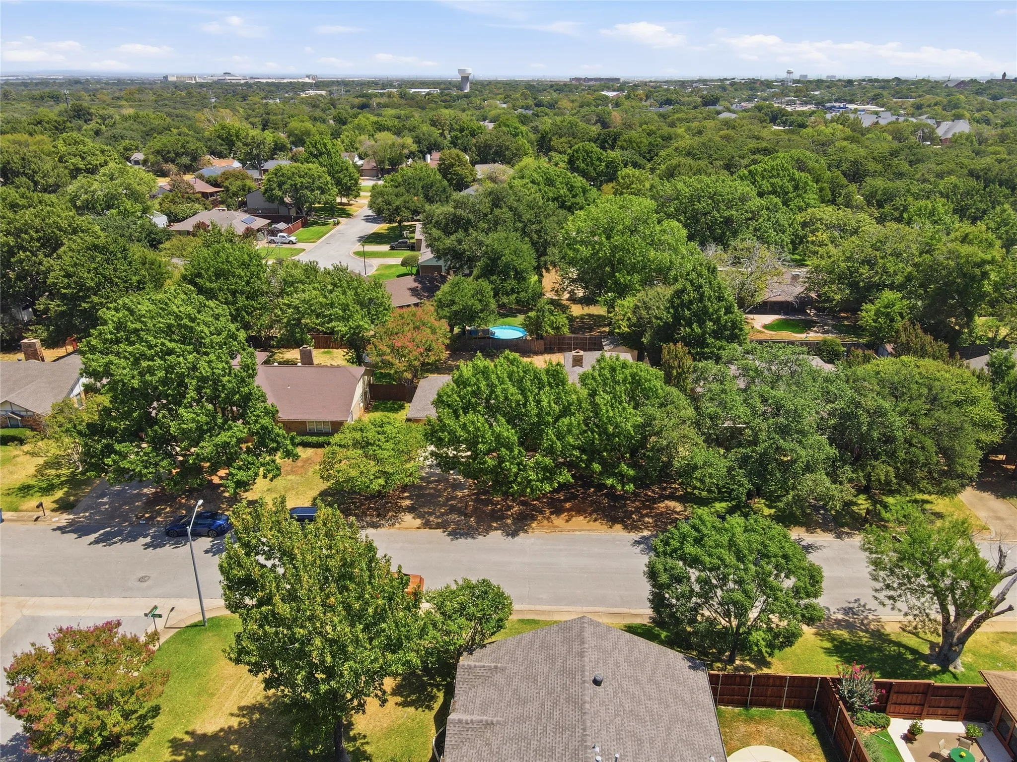 Single Family Residence For Sale in Tarrant County , 314 Brookside Drive, Grapevine, Texas 76051, 3 Bedroom, 2 Bathroom, 2 Garage spaces, 2,341 Sqft, built in 1979, mls#21368140, Real Estate Agent in Grapevine, Homes For Sale in Tarrant county, Homes For Sale in Grapevine, Realtor in Grapevine Texas, Real Estate Brokerage Independent Realty Texas, Luminita Cordes Realtor