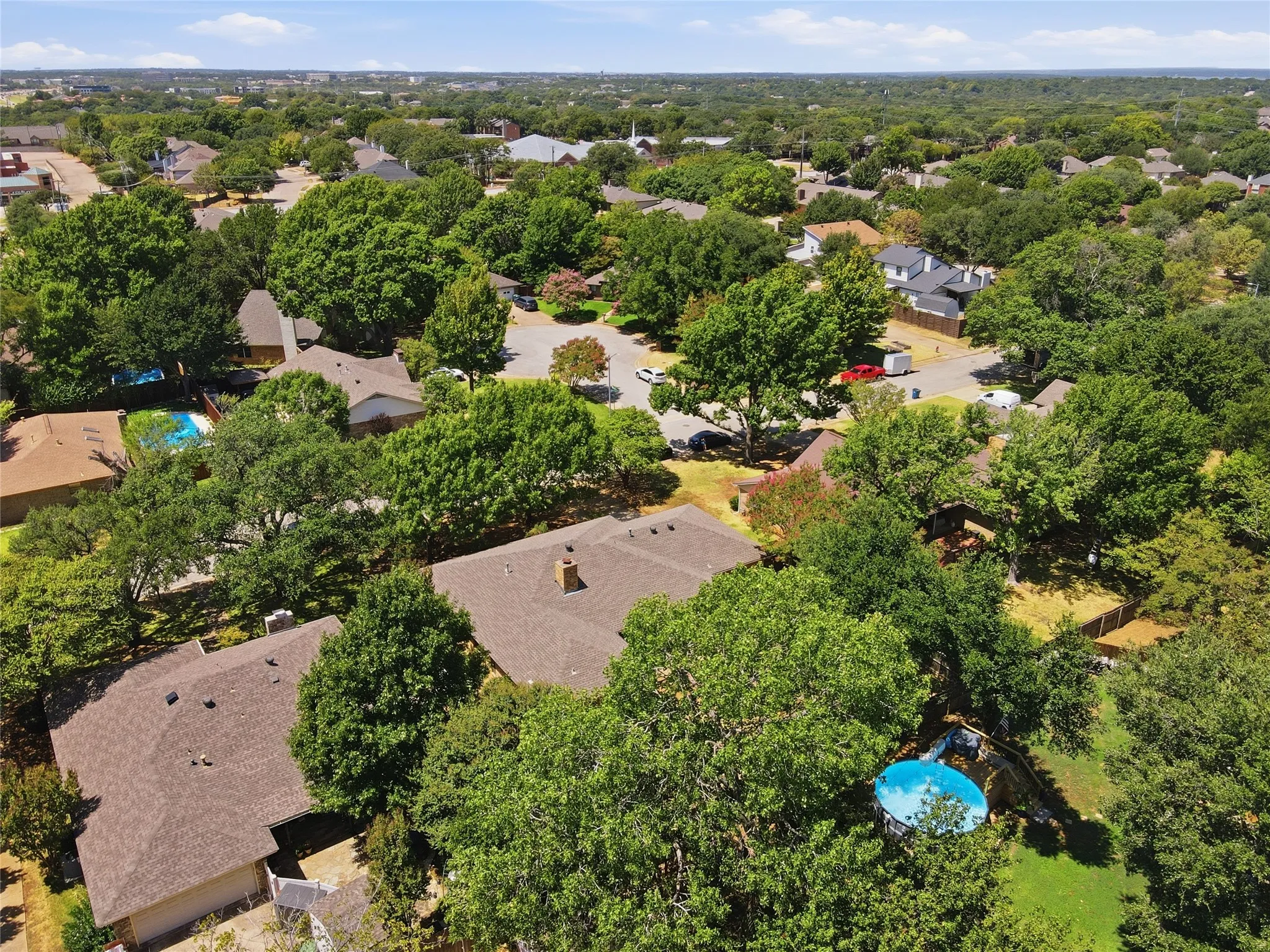 Single Family Residence For Sale in Tarrant County , 314 Brookside Drive, Grapevine, Texas 76051, 3 Bedroom, 2 Bathroom, 2 Garage spaces, 2,341 Sqft, built in 1979, mls#21368140, Real Estate Agent in Grapevine, Homes For Sale in Tarrant county, Homes For Sale in Grapevine, Realtor in Grapevine Texas, Real Estate Brokerage Independent Realty Texas, Luminita Cordes Realtor