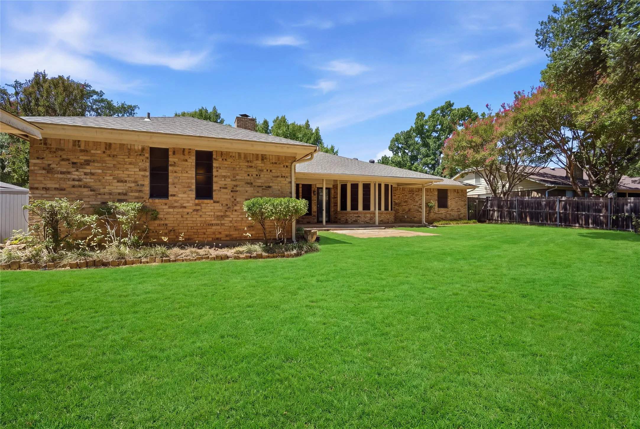 Single Family Residence For Sale in Tarrant County , 314 Brookside Drive, Grapevine, Texas 76051, 3 Bedroom, 2 Bathroom, 2 Garage spaces, 2,341 Sqft, built in 1979, mls#21368140, Real Estate Agent in Grapevine, Homes For Sale in Tarrant county, Homes For Sale in Grapevine, Realtor in Grapevine Texas, Real Estate Brokerage Independent Realty Texas, Luminita Cordes Realtor
