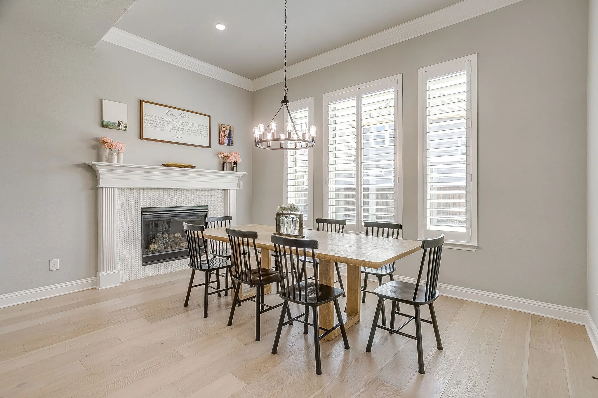 Single Family Residence For Sale in Parker County , 13648 Leatherstem Lane, Fort Worth, Texas 76008, 4 Bedroom, 4 Bathroom, 2 Garage spaces, 3,988 Sqft, built in 2018, mls#21370560, Real Estate Agent in Fort Worth, Homes For Sale in Parker county, Homes For Sale in Fort Worth, Realtor in Fort Worth Texas, Real Estate Brokerage Independent Realty Texas, Luminita Cordes Realtor