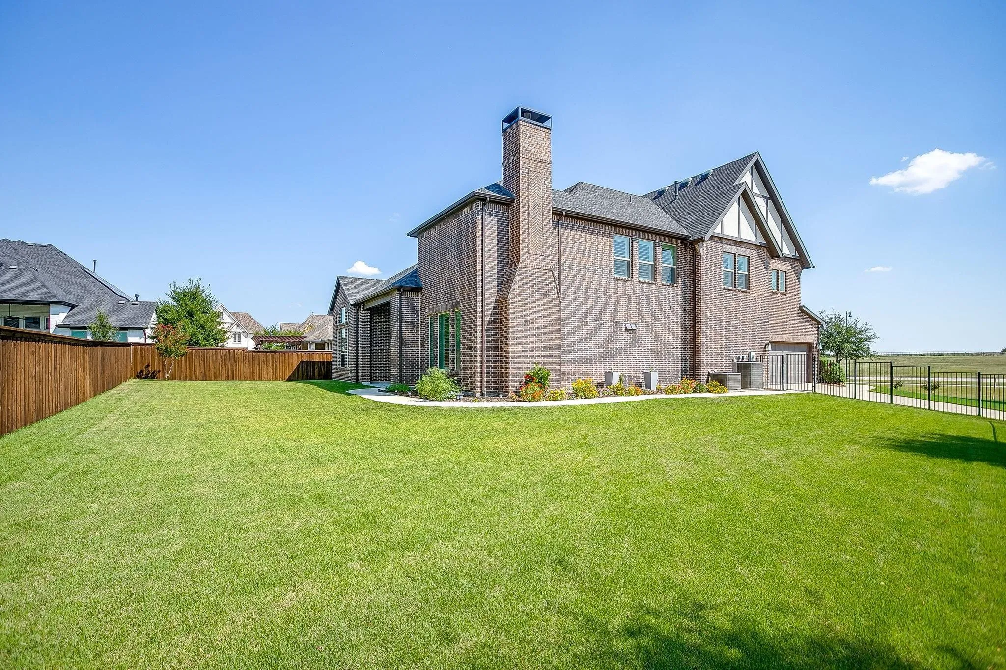 Single Family Residence For Sale in Parker County , 13648 Leatherstem Lane, Fort Worth, Texas 76008, 4 Bedroom, 4 Bathroom, 2 Garage spaces, 3,988 Sqft, built in 2018, mls#21370560, Real Estate Agent in Fort Worth, Homes For Sale in Parker county, Homes For Sale in Fort Worth, Realtor in Fort Worth Texas, Real Estate Brokerage Independent Realty Texas, Luminita Cordes Realtor