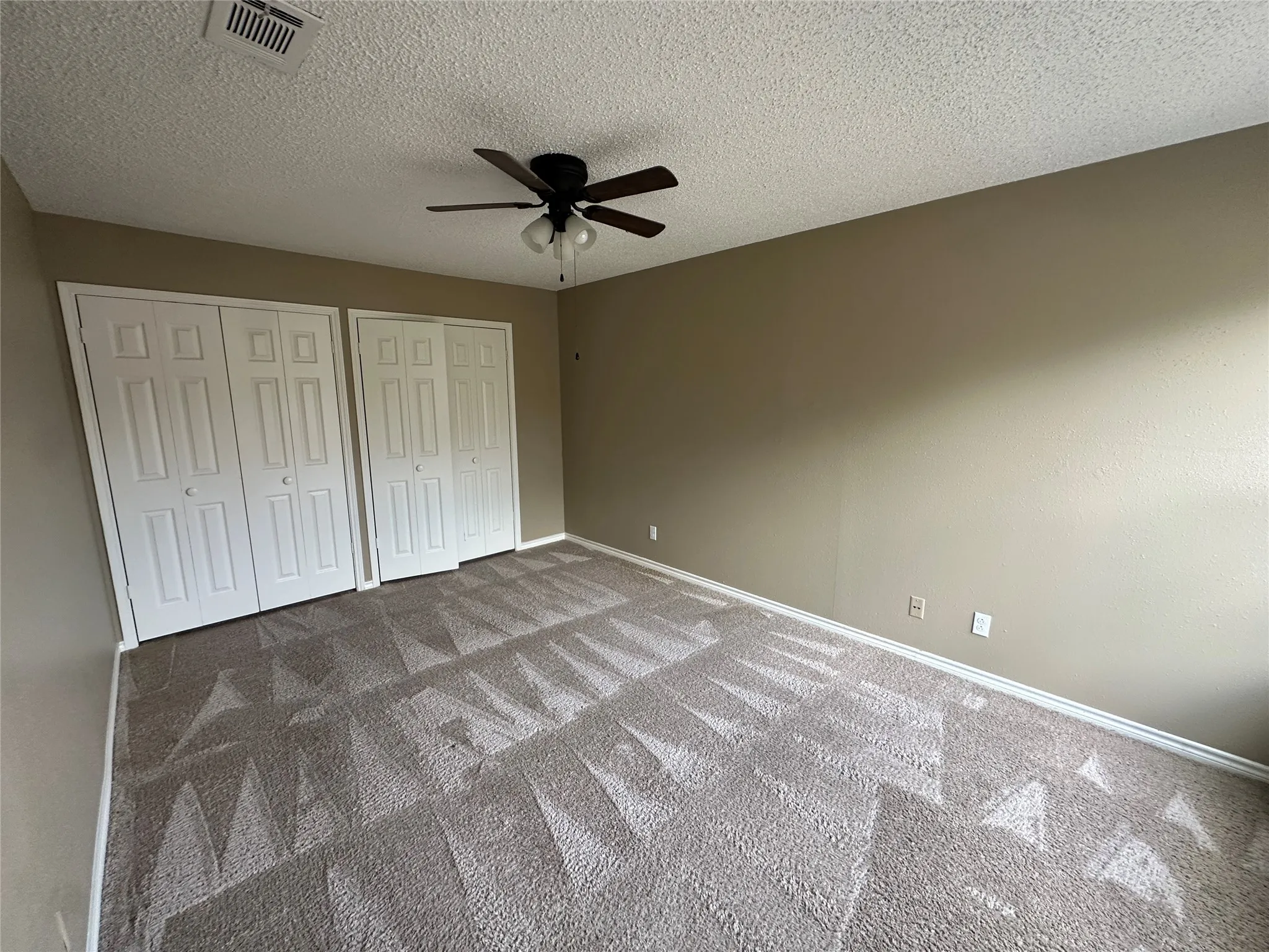 Townhouse For Rent in Collin County , 900 S Tennessee Street 11, Mc Kinney, Texas 75069, 3 Bedroom, 2 Bathroom, 1 Garage spaces, 1,134 Sqft, built in 1986, mls#21370559, Real Estate Agent in Mc Kinney, Homes For Rent in Collin county, Homes For Rent in Mc Kinney, Realtor in Mc Kinney Texas, Real Estate Brokerage Independent Realty Texas, Luminita Cordes Realtor