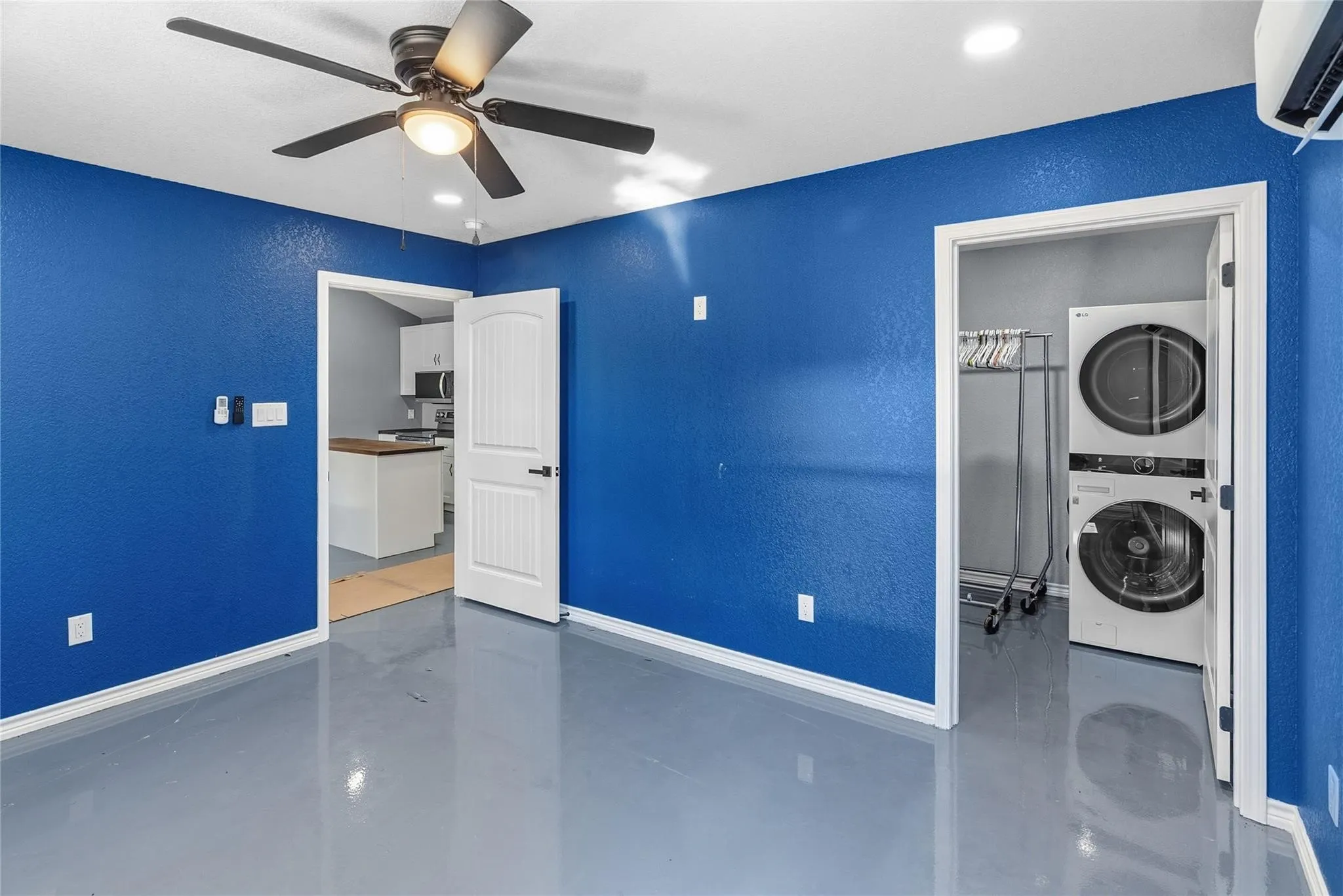 Single Family Residence For Rent in Parker County , 170 High Ridge Drive, Azle, Texas 76020, 5 Bedroom, 3 Bathroom, Garage spaces, 2,240 Sqft, built in 1981, mls#21370561, Real Estate Agent in Azle, Homes For Rent in Parker county, Homes For Rent in Azle, Realtor in Azle Texas, Real Estate Brokerage Independent Realty Texas, Luminita Cordes Realtor