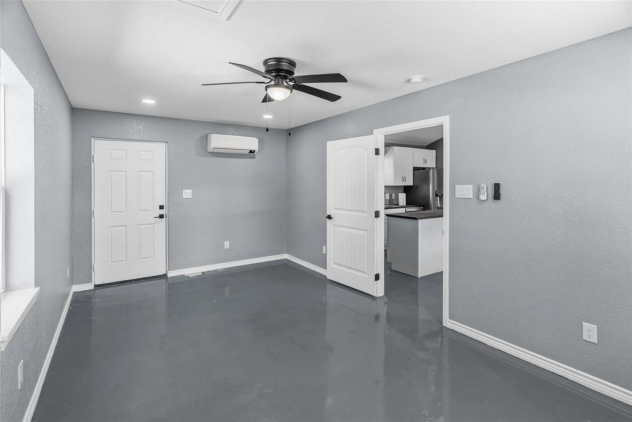 Single Family Residence For Rent in Parker County , 170 High Ridge Drive, Azle, Texas 76020, 5 Bedroom, 3 Bathroom, Garage spaces, 2,240 Sqft, built in 1981, mls#21370561, Real Estate Agent in Azle, Homes For Rent in Parker county, Homes For Rent in Azle, Realtor in Azle Texas, Real Estate Brokerage Independent Realty Texas, Luminita Cordes Realtor