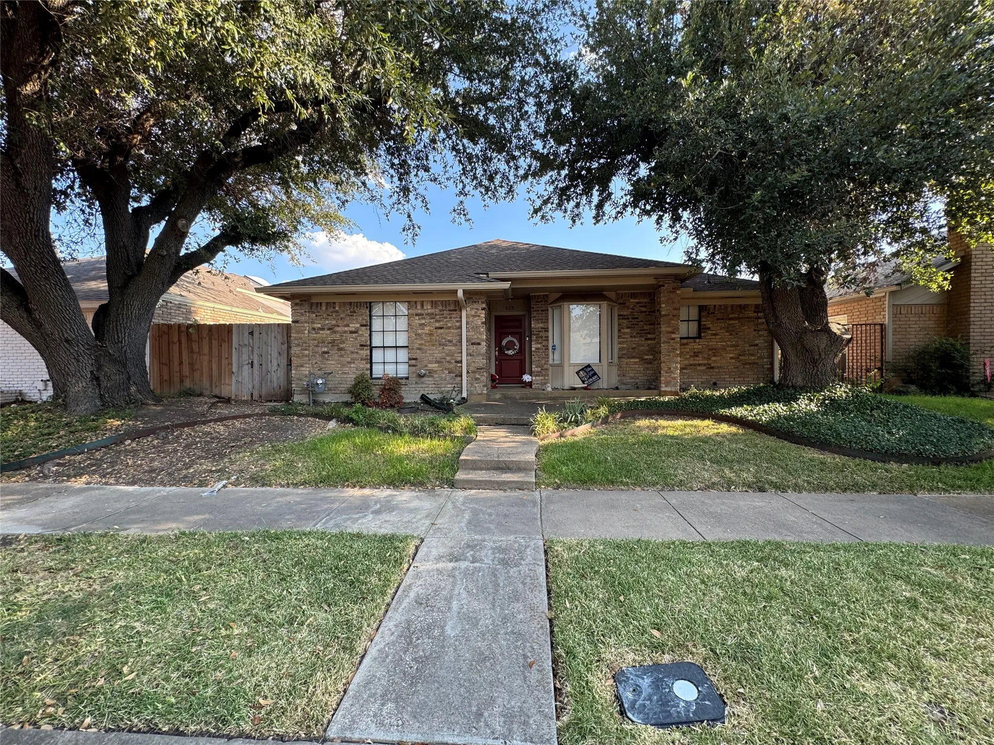 Single Family Residence For Sale in Dallas County , 428 River Oaks Lane, Richardson, Texas 75081, 2 Bedroom, 3 Bathroom, 2 Garage spaces, 1,657 Sqft, built in 1977, mls#21370557, Real Estate Agent in Richardson, Homes For Sale in Dallas county, Homes For Sale in Richardson, Realtor in Richardson Texas, Real Estate Brokerage Independent Realty Texas, Luminita Cordes Realtor