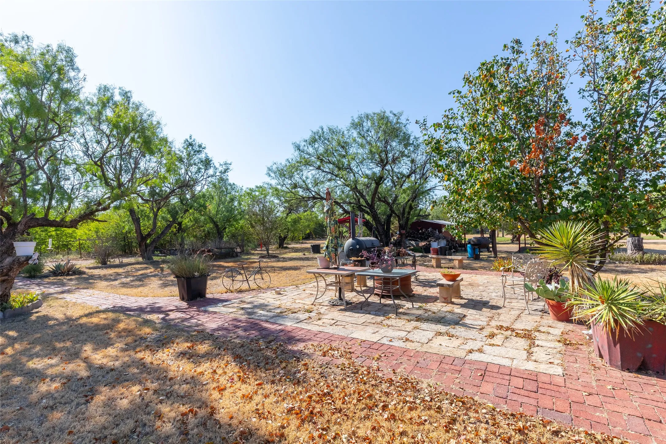 Single Family Residence For Sale in Jones County , 311 S Berthelot Street, Stamford, Texas 79553, 3 Bedroom, 2 Bathroom, Garage spaces, 2,304 Sqft, built in 1985, mls#21369273, Real Estate Agent in Stamford, Homes For Sale in Jones county, Homes For Sale in Stamford, Realtor in Stamford Texas, Real Estate Brokerage Independent Realty Texas, Luminita Cordes Realtor