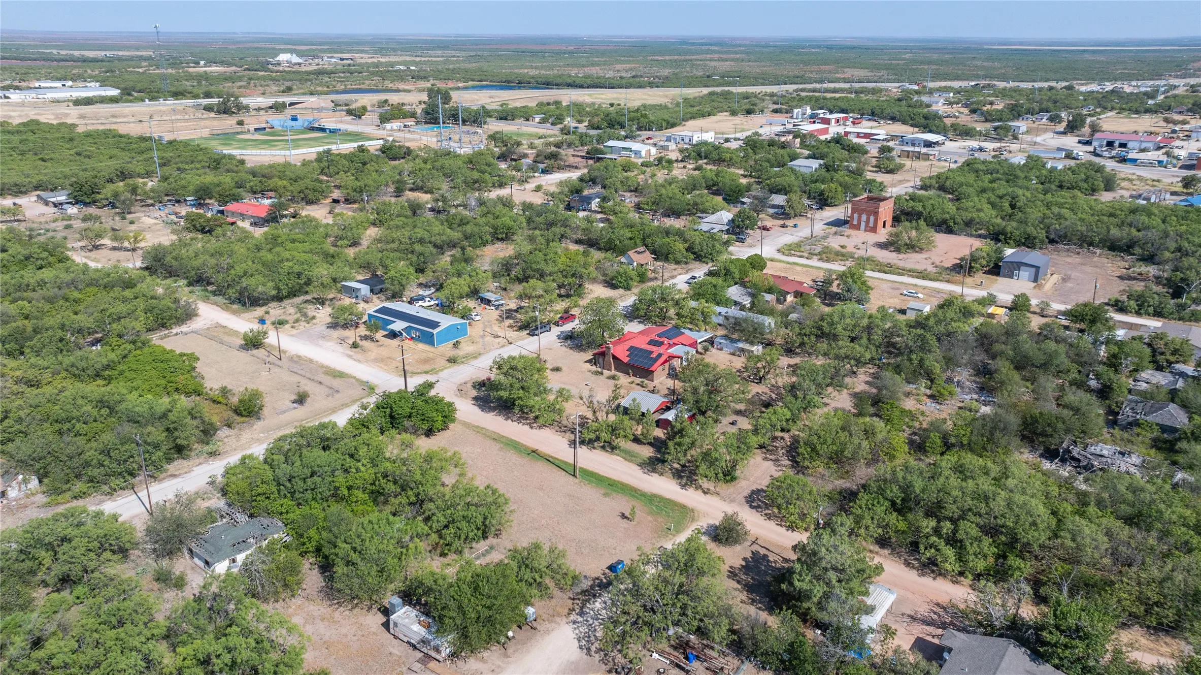 Single Family Residence For Sale in Jones County , 311 S Berthelot Street, Stamford, Texas 79553, 3 Bedroom, 2 Bathroom, Garage spaces, 2,304 Sqft, built in 1985, mls#21369273, Real Estate Agent in Stamford, Homes For Sale in Jones county, Homes For Sale in Stamford, Realtor in Stamford Texas, Real Estate Brokerage Independent Realty Texas, Luminita Cordes Realtor
