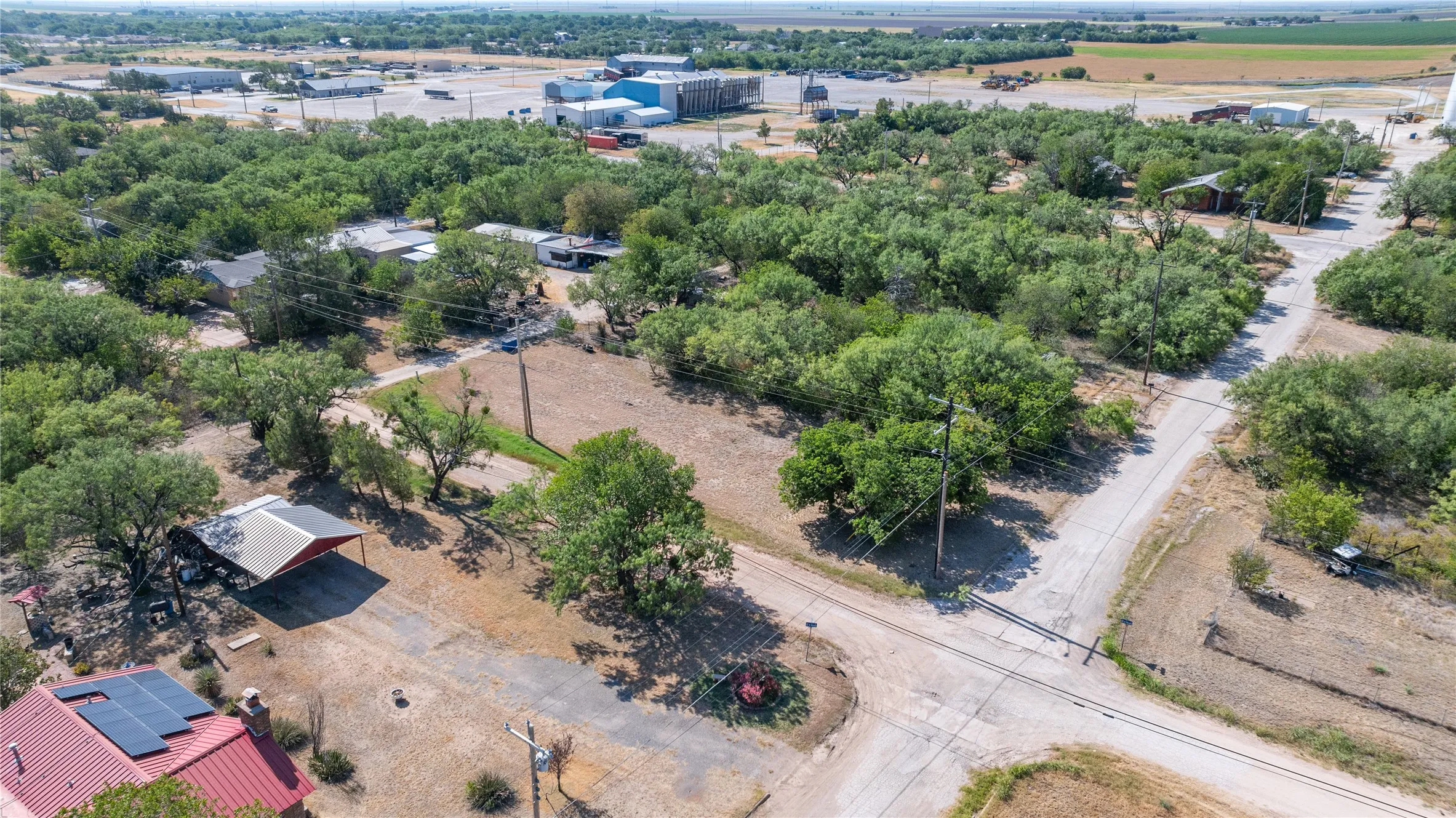 Single Family Residence For Sale in Jones County , 311 S Berthelot Street, Stamford, Texas 79553, 3 Bedroom, 2 Bathroom, Garage spaces, 2,304 Sqft, built in 1985, mls#21369273, Real Estate Agent in Stamford, Homes For Sale in Jones county, Homes For Sale in Stamford, Realtor in Stamford Texas, Real Estate Brokerage Independent Realty Texas, Luminita Cordes Realtor