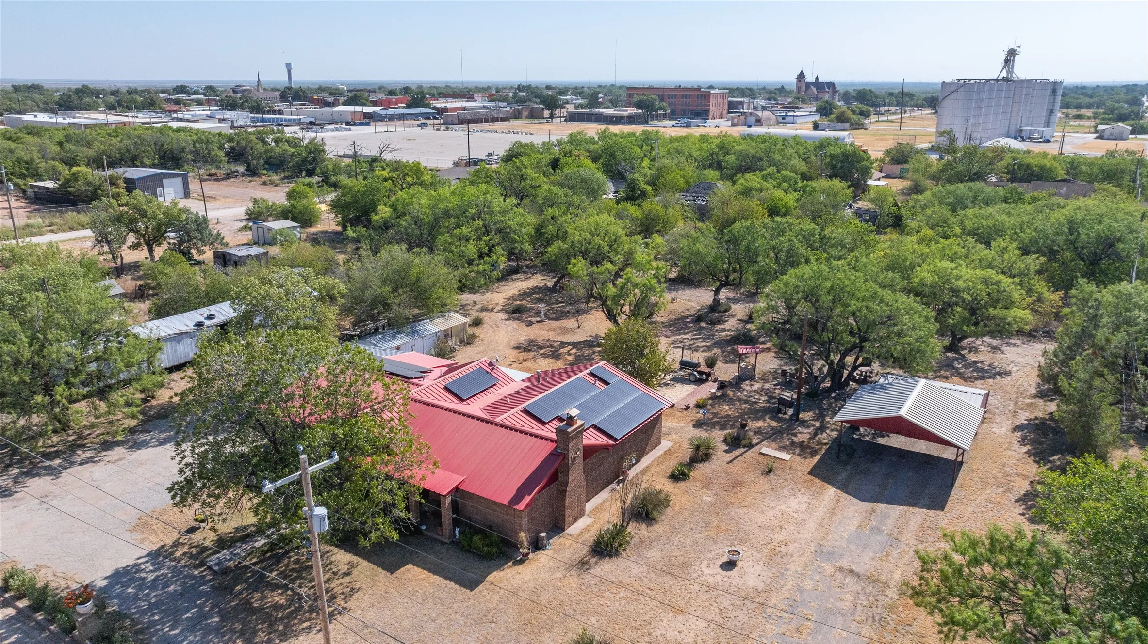 Single Family Residence For Sale in Jones County , 311 S Berthelot Street, Stamford, Texas 79553, 3 Bedroom, 2 Bathroom, Garage spaces, 2,304 Sqft, built in 1985, mls#21369273, Real Estate Agent in Stamford, Homes For Sale in Jones county, Homes For Sale in Stamford, Realtor in Stamford Texas, Real Estate Brokerage Independent Realty Texas, Luminita Cordes Realtor
