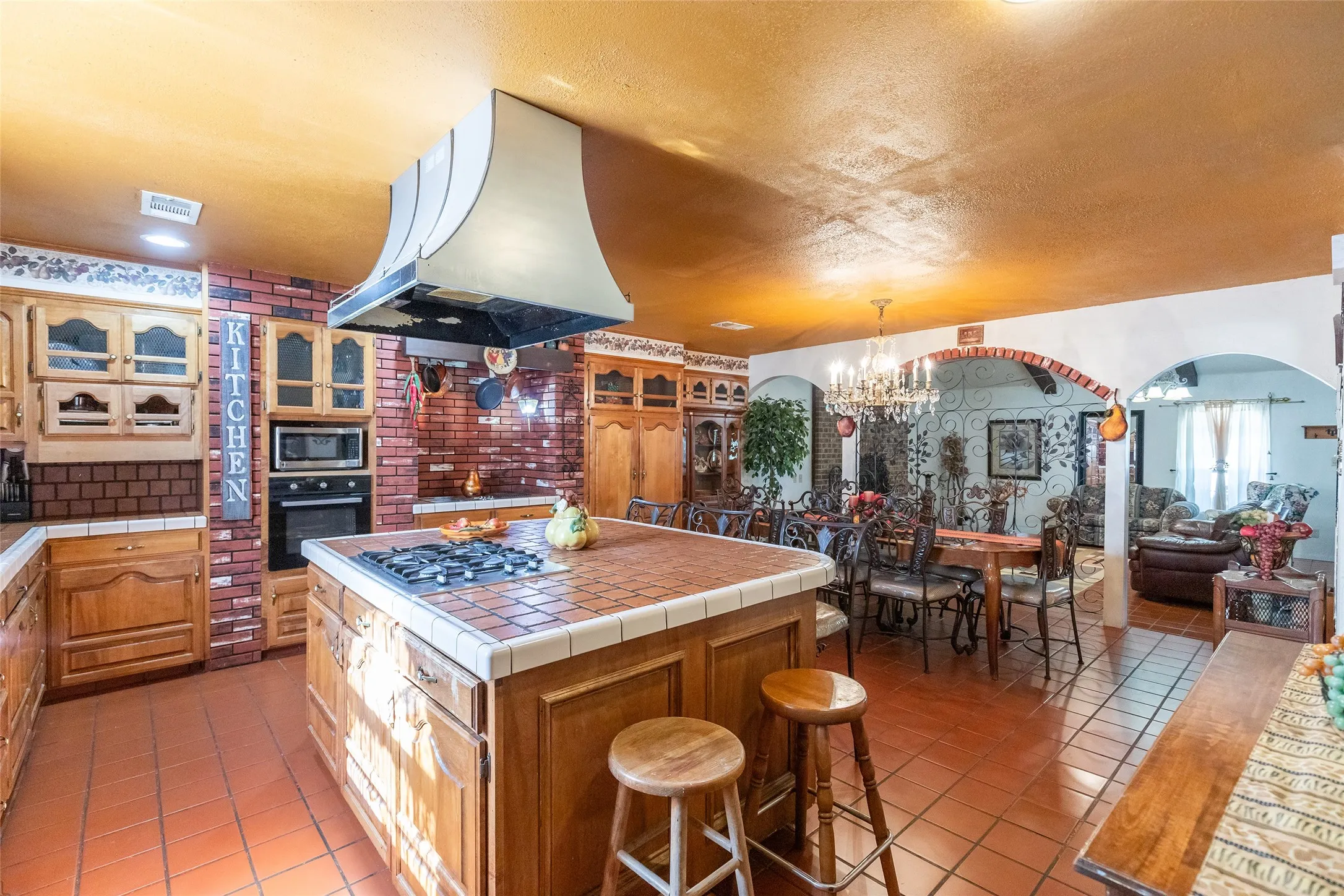 Single Family Residence For Sale in Jones County , 311 S Berthelot Street, Stamford, Texas 79553, 3 Bedroom, 2 Bathroom, Garage spaces, 2,304 Sqft, built in 1985, mls#21369273, Real Estate Agent in Stamford, Homes For Sale in Jones county, Homes For Sale in Stamford, Realtor in Stamford Texas, Real Estate Brokerage Independent Realty Texas, Luminita Cordes Realtor