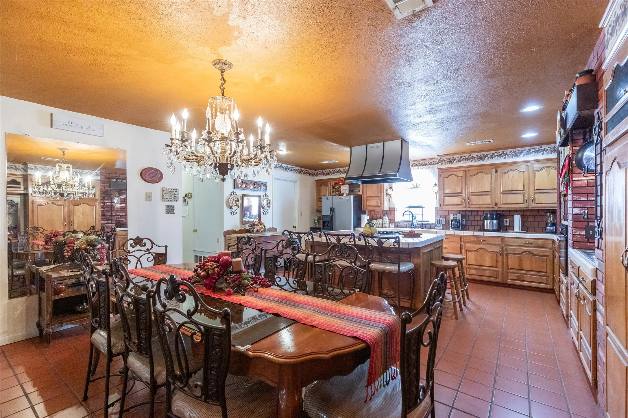 Single Family Residence For Sale in Jones County , 311 S Berthelot Street, Stamford, Texas 79553, 3 Bedroom, 2 Bathroom, Garage spaces, 2,304 Sqft, built in 1985, mls#21369273, Real Estate Agent in Stamford, Homes For Sale in Jones county, Homes For Sale in Stamford, Realtor in Stamford Texas, Real Estate Brokerage Independent Realty Texas, Luminita Cordes Realtor