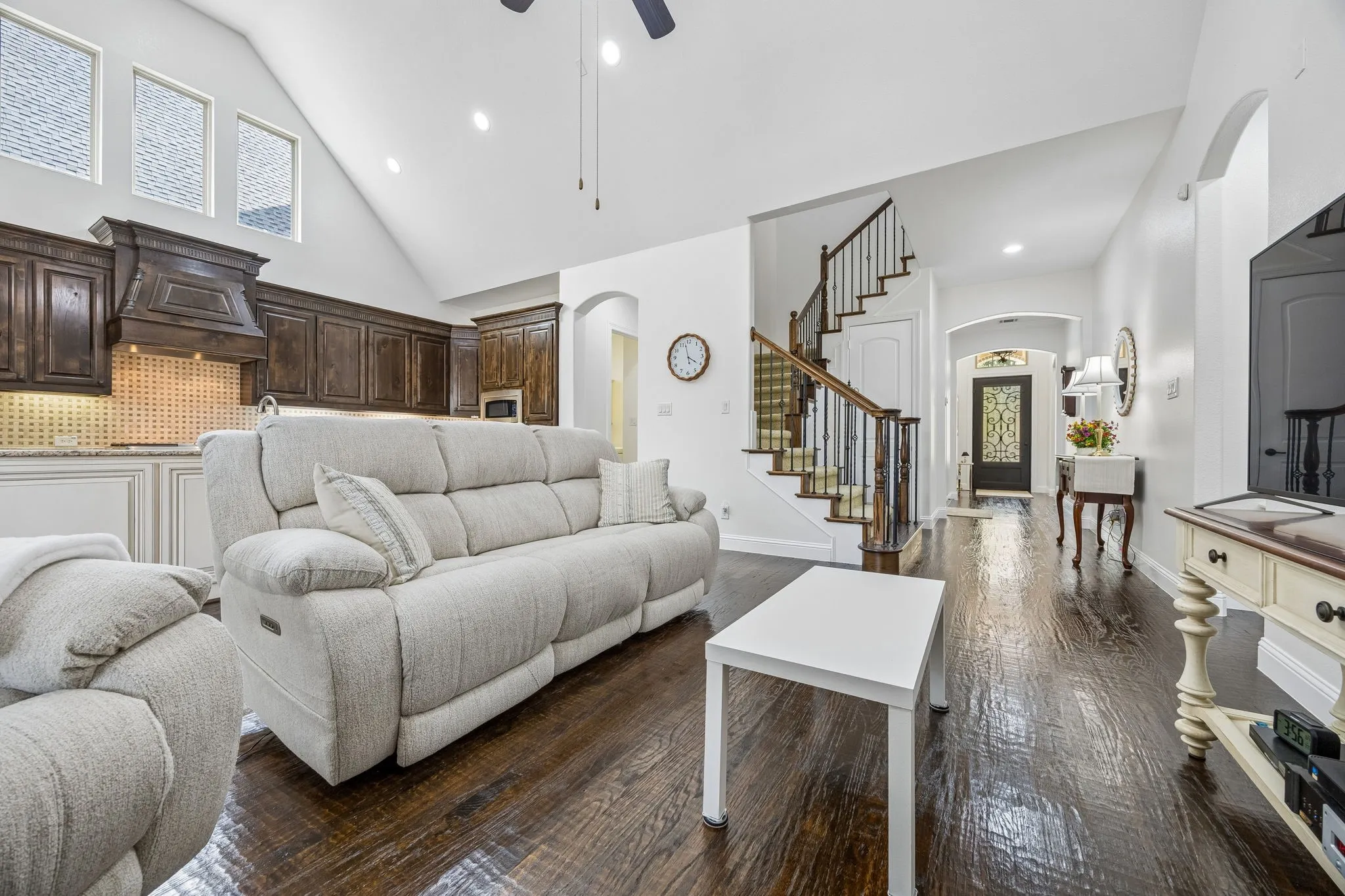 Single Family Residence For Sale in Tarrant County , 6413 Cimmaron Trail, Colleyville, Texas 76034, 3 Bedroom, 4 Bathroom, 2 Garage spaces, 2,558 Sqft, built in 2012, mls#21370569, Real Estate Agent in Colleyville, Homes For Sale in Tarrant county, Homes For Sale in Colleyville, Realtor in Colleyville Texas, Real Estate Brokerage Independent Realty Texas, Luminita Cordes Realtor