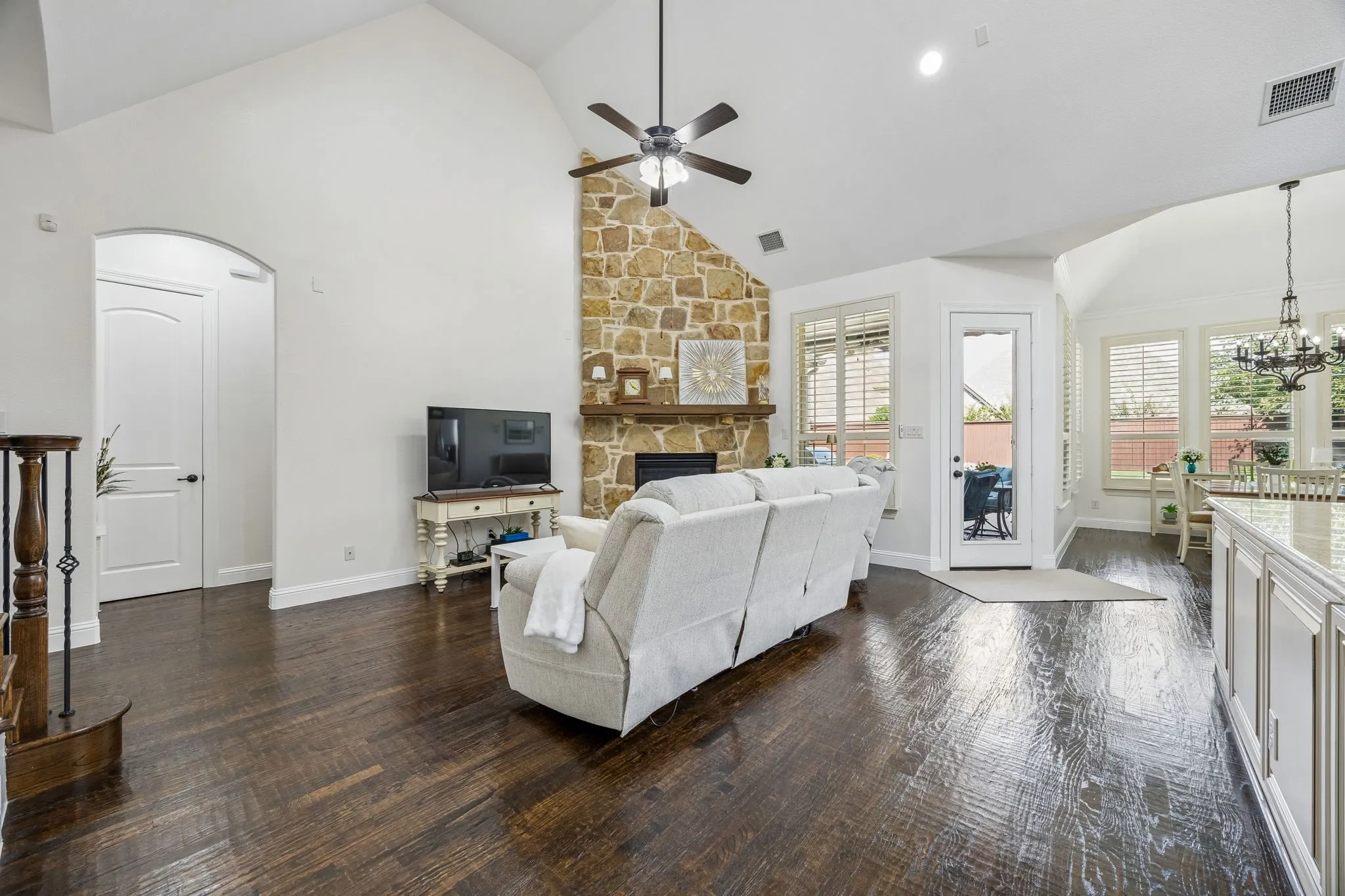 Another view of the living room.