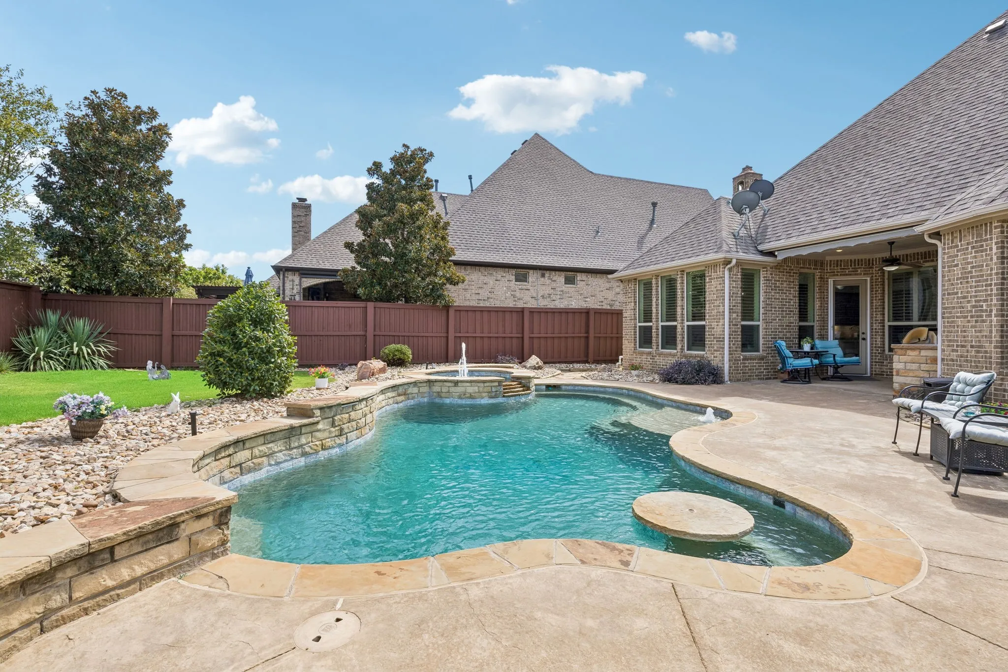 Single Family Residence For Sale in Tarrant County , 6413 Cimmaron Trail, Colleyville, Texas 76034, 3 Bedroom, 4 Bathroom, 2 Garage spaces, 2,558 Sqft, built in 2012, mls#21370569, Real Estate Agent in Colleyville, Homes For Sale in Tarrant county, Homes For Sale in Colleyville, Realtor in Colleyville Texas, Real Estate Brokerage Independent Realty Texas, Luminita Cordes Realtor