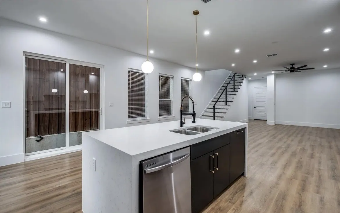Duplex For Rent in Dallas County , 2345 Hondo Avenue, Dallas, Texas 75219, 4 Bedroom, 4 Bathroom, 2 Garage spaces, 2,803 Sqft, built in 2023, mls#21370565, Real Estate Agent in Dallas, Homes For Rent in Dallas county, Homes For Rent in Dallas, Realtor in Dallas Texas, Real Estate Brokerage Independent Realty Texas, Luminita Cordes Realtor