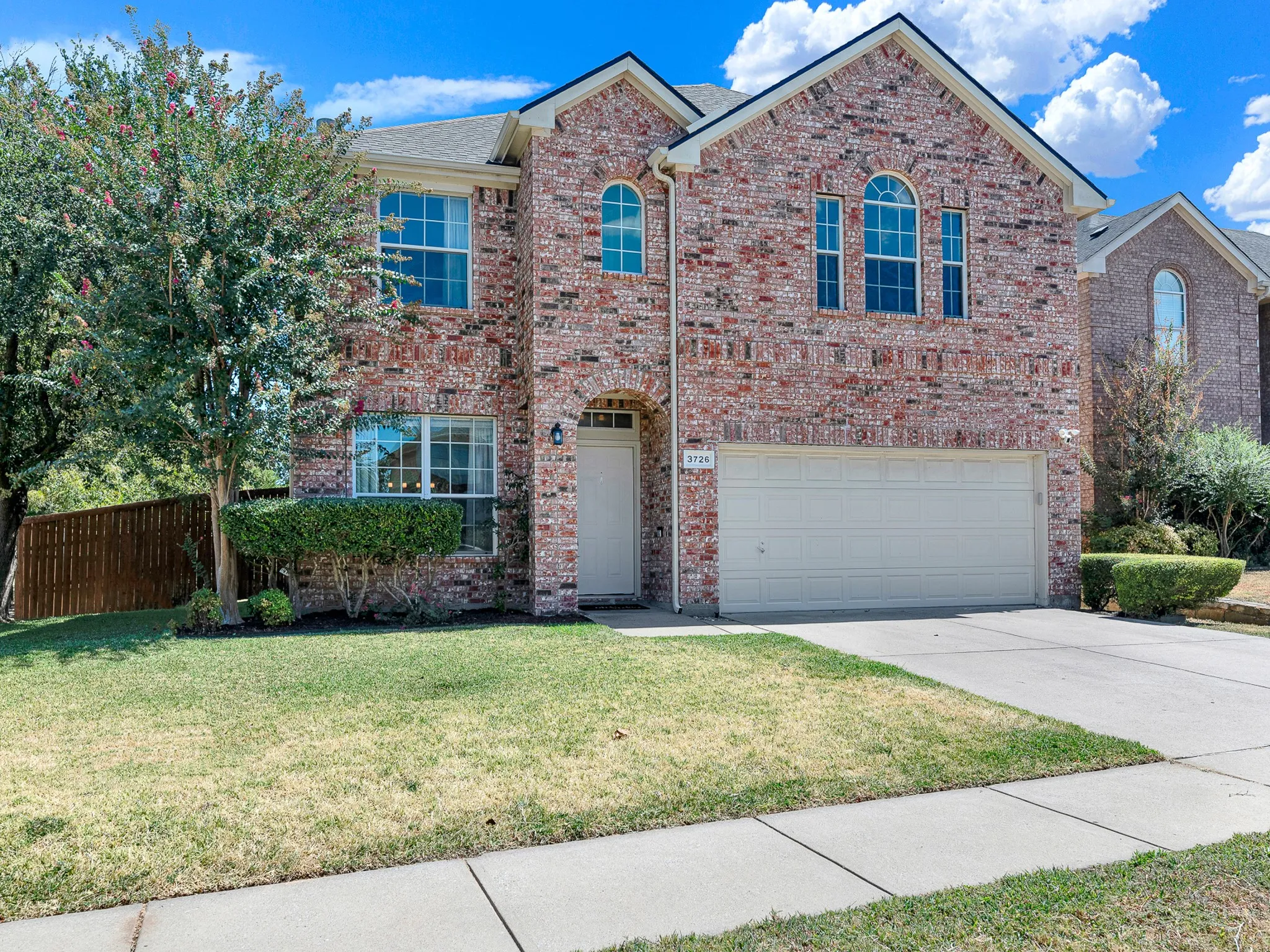 Single Family Residence For Sale in Dallas County , 3726 Goose Creek Parkway, Garland, Texas 75040, 3 Bedroom, 3 Bathroom, 2 Garage spaces, 2,241 Sqft, built in 2003, mls#21368758, Real Estate Agent in Garland, Homes For Sale in Dallas county, Homes For Sale in Garland, Realtor in Garland Texas, Real Estate Brokerage Independent Realty Texas, Luminita Cordes Realtor