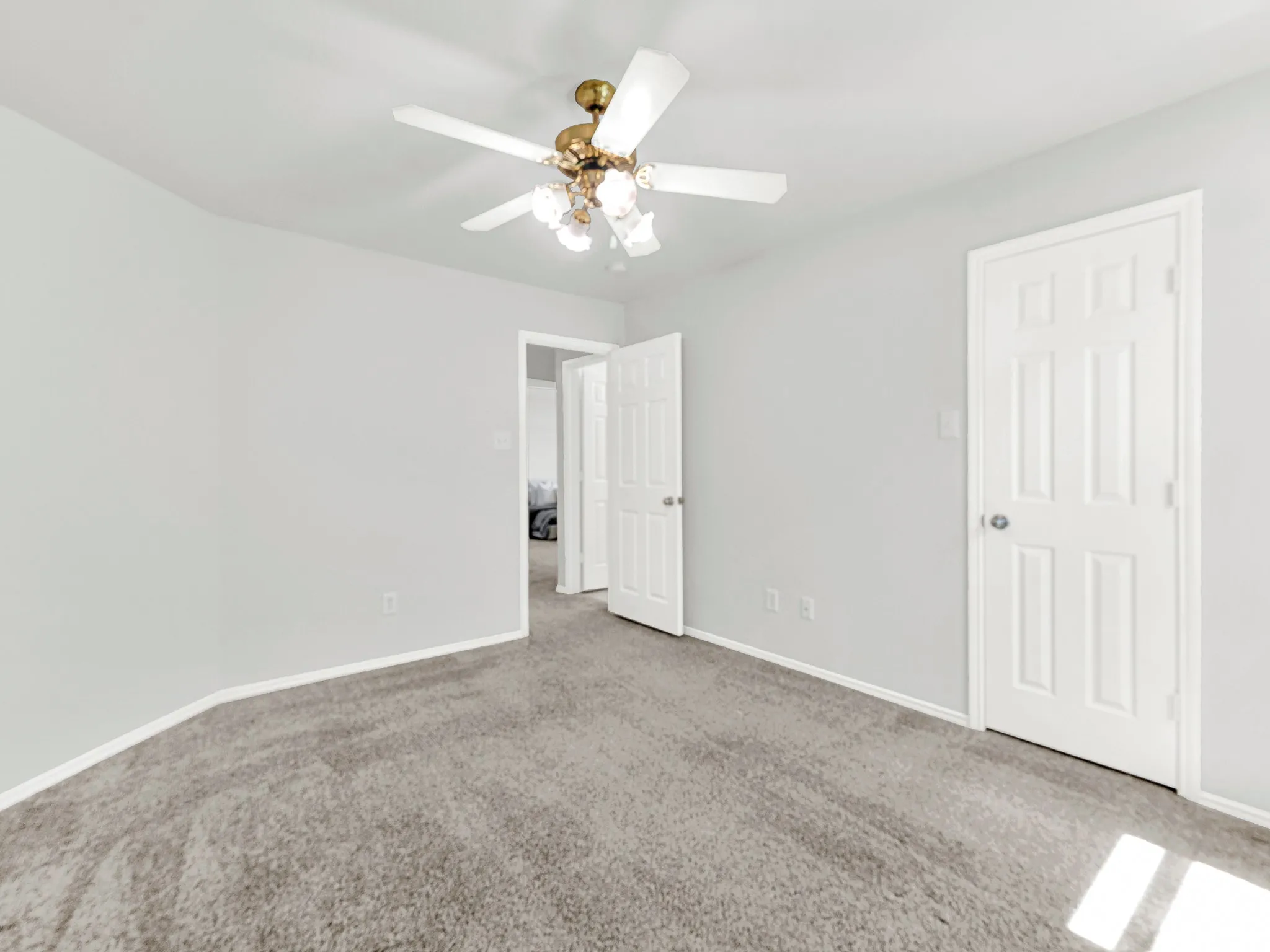 Single Family Residence For Sale in Dallas County , 3726 Goose Creek Parkway, Garland, Texas 75040, 3 Bedroom, 3 Bathroom, 2 Garage spaces, 2,241 Sqft, built in 2003, mls#21368758, Real Estate Agent in Garland, Homes For Sale in Dallas county, Homes For Sale in Garland, Realtor in Garland Texas, Real Estate Brokerage Independent Realty Texas, Luminita Cordes Realtor