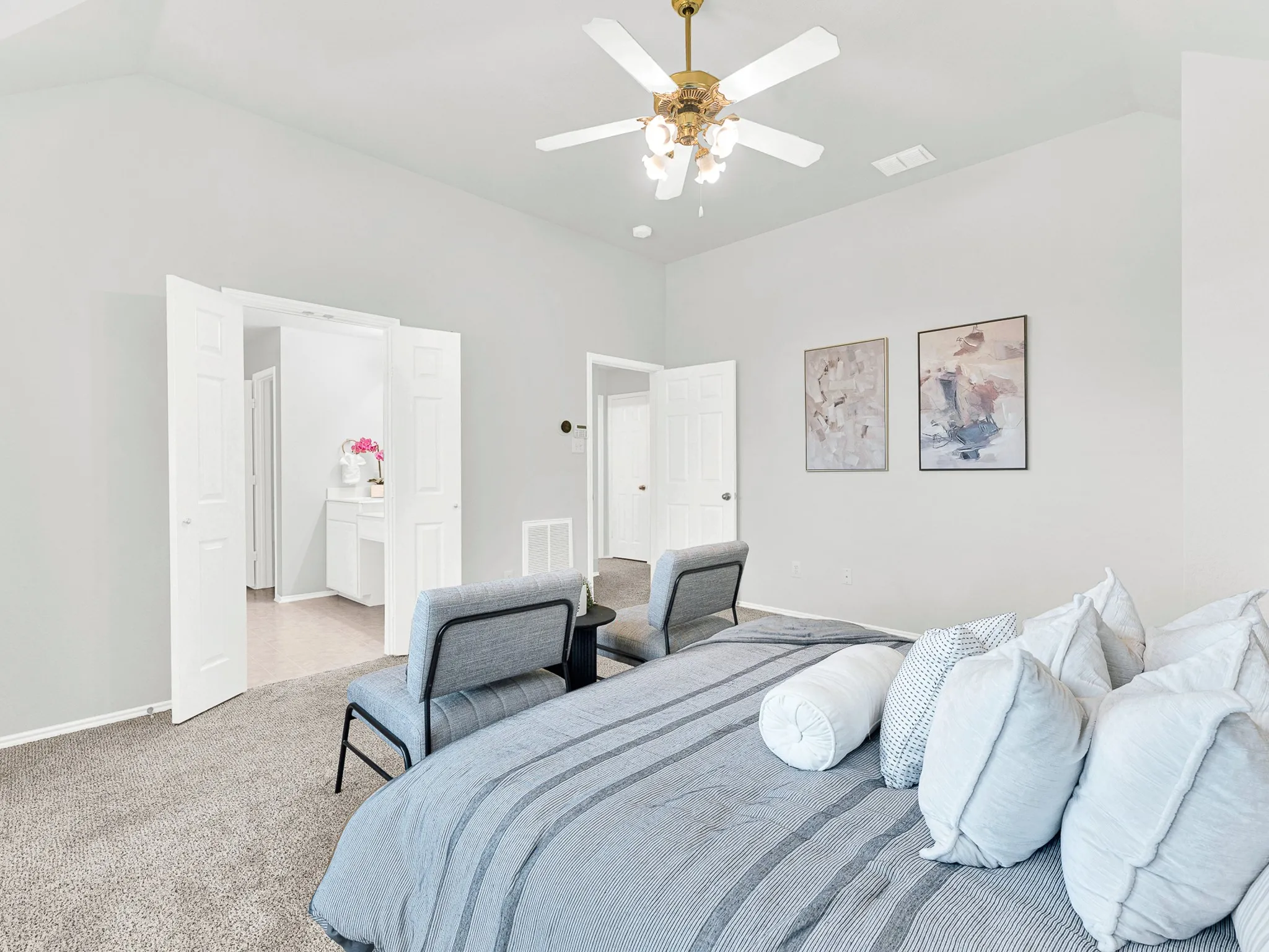 Single Family Residence For Sale in Dallas County , 3726 Goose Creek Parkway, Garland, Texas 75040, 3 Bedroom, 3 Bathroom, 2 Garage spaces, 2,241 Sqft, built in 2003, mls#21368758, Real Estate Agent in Garland, Homes For Sale in Dallas county, Homes For Sale in Garland, Realtor in Garland Texas, Real Estate Brokerage Independent Realty Texas, Luminita Cordes Realtor