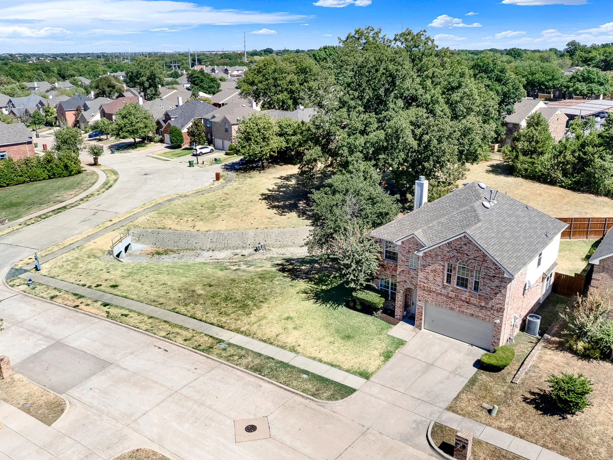 Its intimate next-door neighbors are a Greenbelt