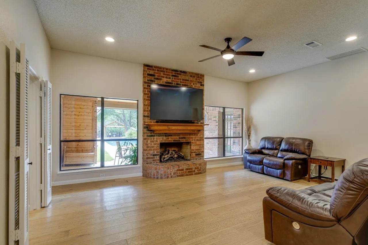Single Family Residence For Sale in Dallas County , 1408 Quapaw Trail, Mesquite, Texas 75149, 3 Bedroom, 2 Bathroom, 2 Garage spaces, 2,027 Sqft, built in 1989, mls#21370169, Real Estate Agent in Mesquite, Homes For Sale in Dallas county, Homes For Sale in Mesquite, Realtor in Mesquite Texas, Real Estate Brokerage Independent Realty Texas, Luminita Cordes Realtor