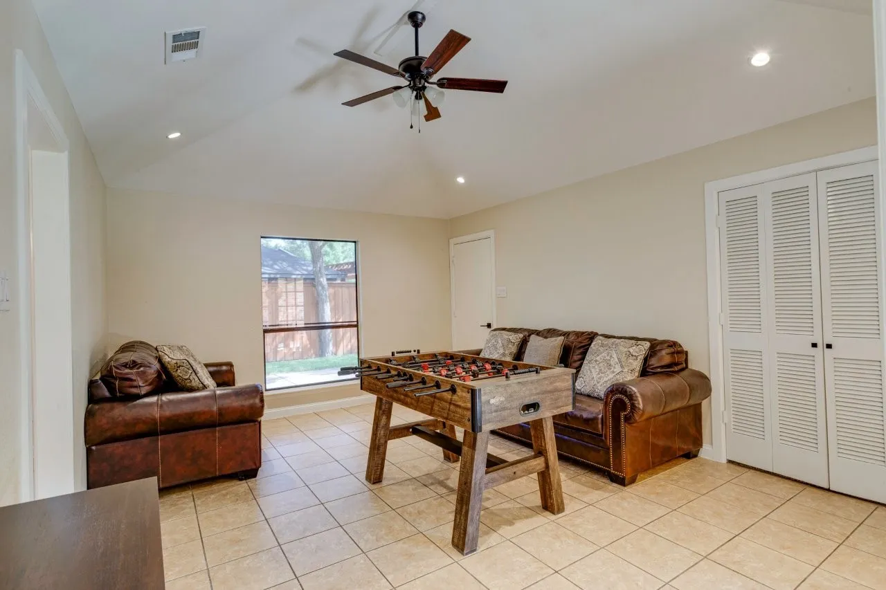 Single Family Residence For Sale in Dallas County , 1408 Quapaw Trail, Mesquite, Texas 75149, 3 Bedroom, 2 Bathroom, 2 Garage spaces, 2,027 Sqft, built in 1989, mls#21370169, Real Estate Agent in Mesquite, Homes For Sale in Dallas county, Homes For Sale in Mesquite, Realtor in Mesquite Texas, Real Estate Brokerage Independent Realty Texas, Luminita Cordes Realtor