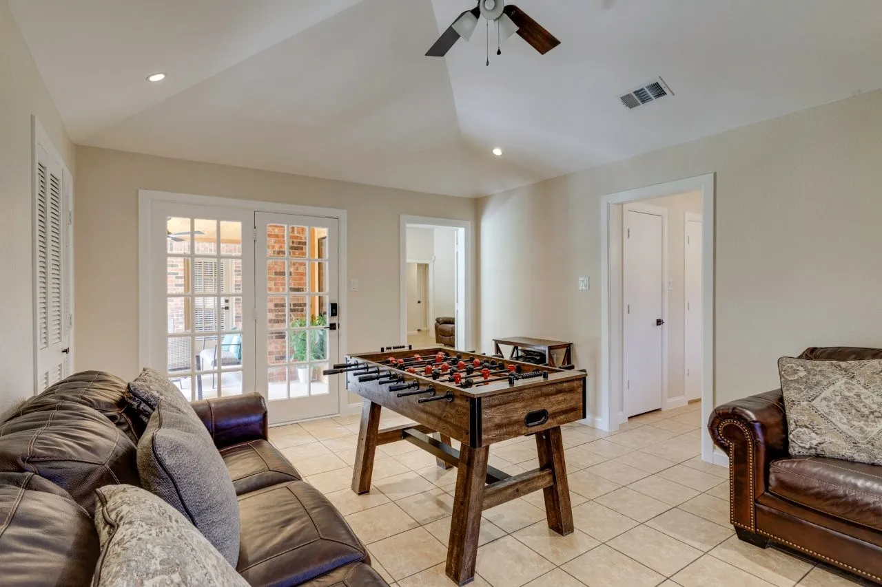 Single Family Residence For Sale in Dallas County , 1408 Quapaw Trail, Mesquite, Texas 75149, 3 Bedroom, 2 Bathroom, 2 Garage spaces, 2,027 Sqft, built in 1989, mls#21370169, Real Estate Agent in Mesquite, Homes For Sale in Dallas county, Homes For Sale in Mesquite, Realtor in Mesquite Texas, Real Estate Brokerage Independent Realty Texas, Luminita Cordes Realtor