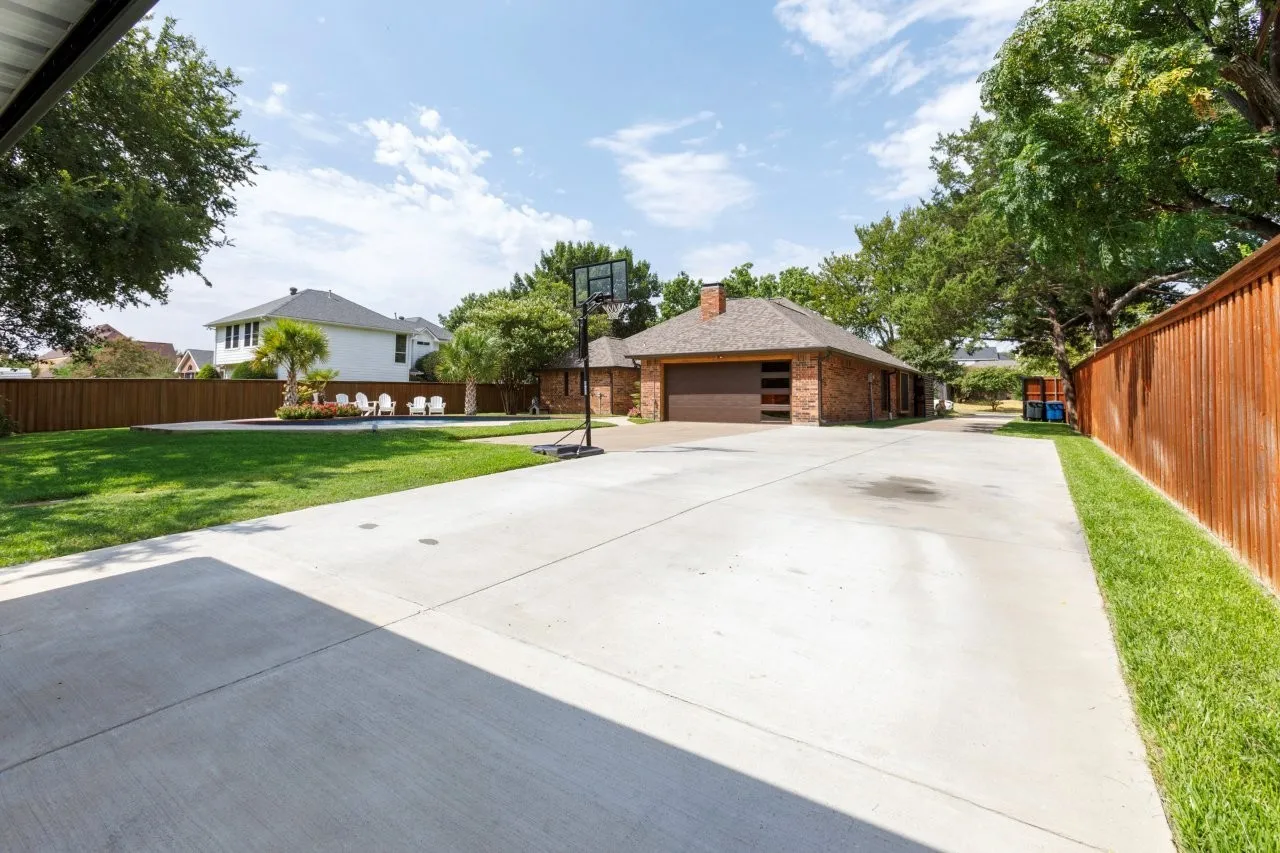 Single Family Residence For Sale in Dallas County , 1408 Quapaw Trail, Mesquite, Texas 75149, 3 Bedroom, 2 Bathroom, 2 Garage spaces, 2,027 Sqft, built in 1989, mls#21370169, Real Estate Agent in Mesquite, Homes For Sale in Dallas county, Homes For Sale in Mesquite, Realtor in Mesquite Texas, Real Estate Brokerage Independent Realty Texas, Luminita Cordes Realtor