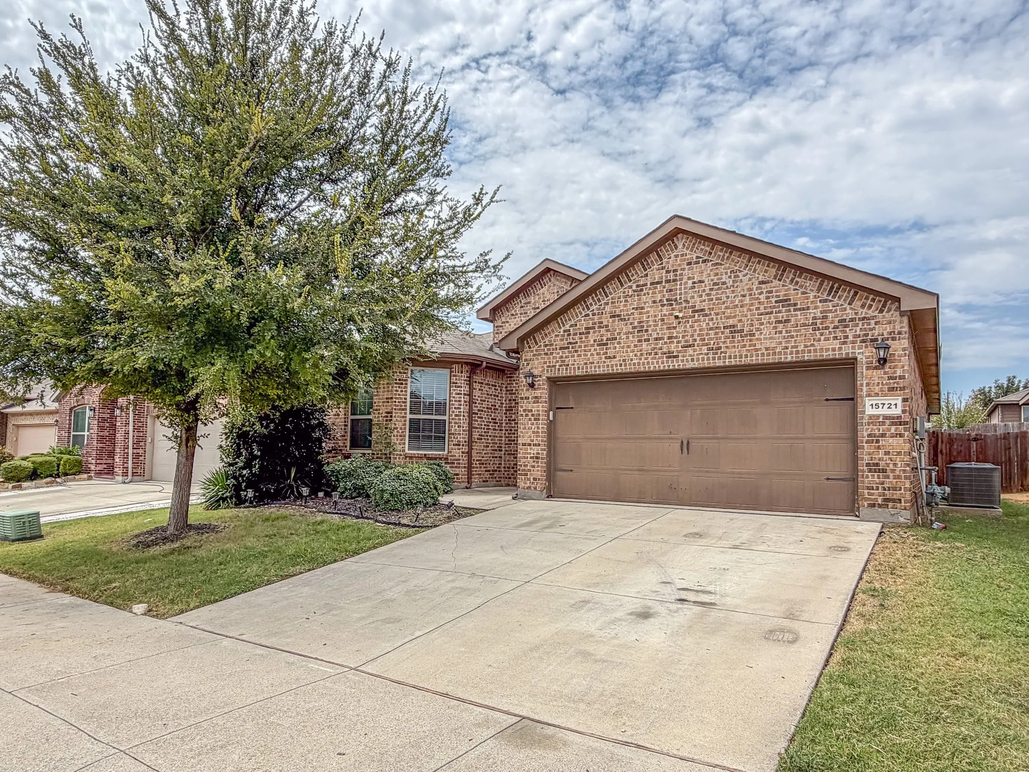 Single Family Residence For Sale in Denton County , 15721 Buffalo Nickel Drive, Fort Worth, Texas 76177, 4 Bedroom, 2 Bathroom, 2 Garage spaces, 1,773 Sqft, built in 2017, mls#21362192, Real Estate Agent in Fort Worth, Homes For Sale in Denton county, Homes For Sale in Fort Worth, Realtor in Fort Worth Texas, Real Estate Brokerage Independent Realty Texas, Luminita Cordes Realtor