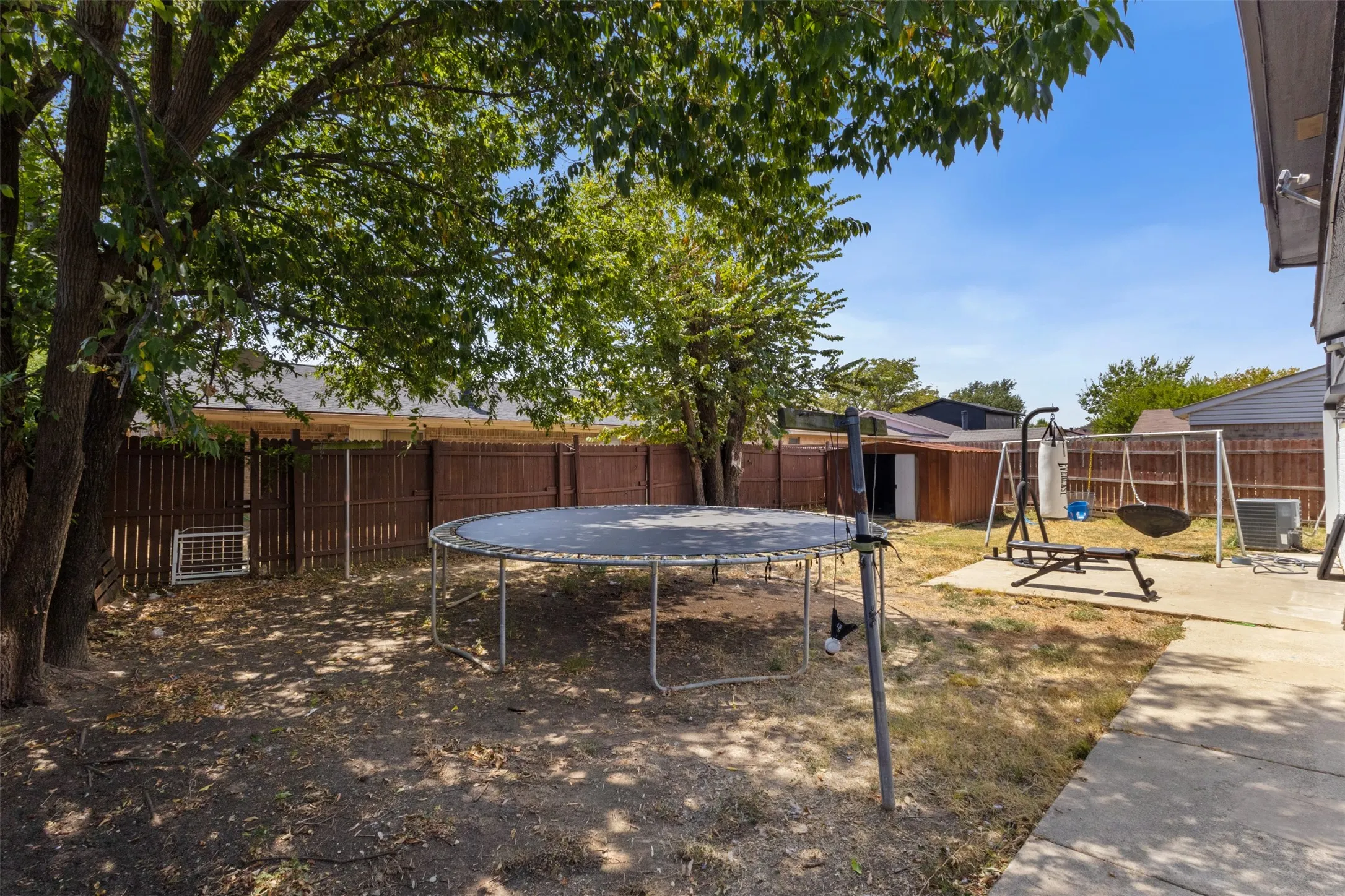 Single Family Residence For Sale in Dallas County , 1309 Glenwood Street, Grand Prairie, Texas 75052, 4 Bedroom, 3 Bathroom, Garage spaces, 1,919 Sqft, built in 1977, mls#21370067, Real Estate Agent in Grand Prairie, Homes For Sale in Dallas county, Homes For Sale in Grand Prairie, Realtor in Grand Prairie Texas, Real Estate Brokerage Independent Realty Texas, Luminita Cordes Realtor
